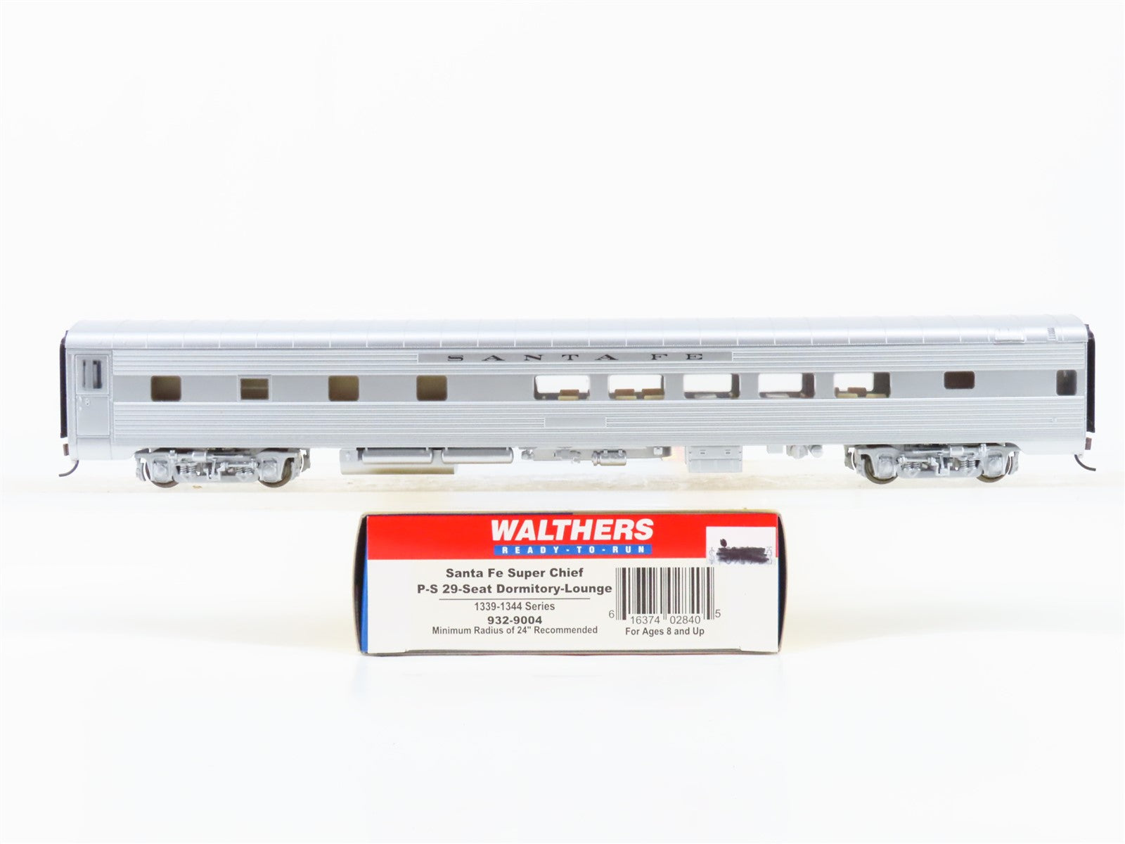 HO Scale Walthers 932-9004 ATSF Santa Fe Super Chief Dormitory-Lounge Passenger