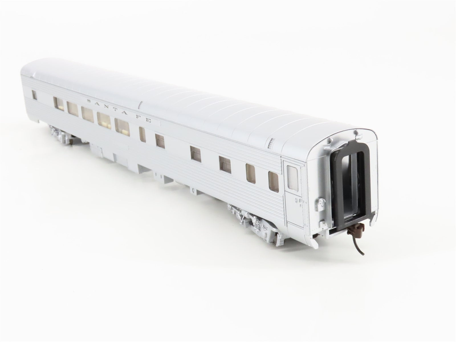 HO Scale Walthers 932-9004 ATSF Santa Fe Super Chief Dormitory-Lounge Passenger
