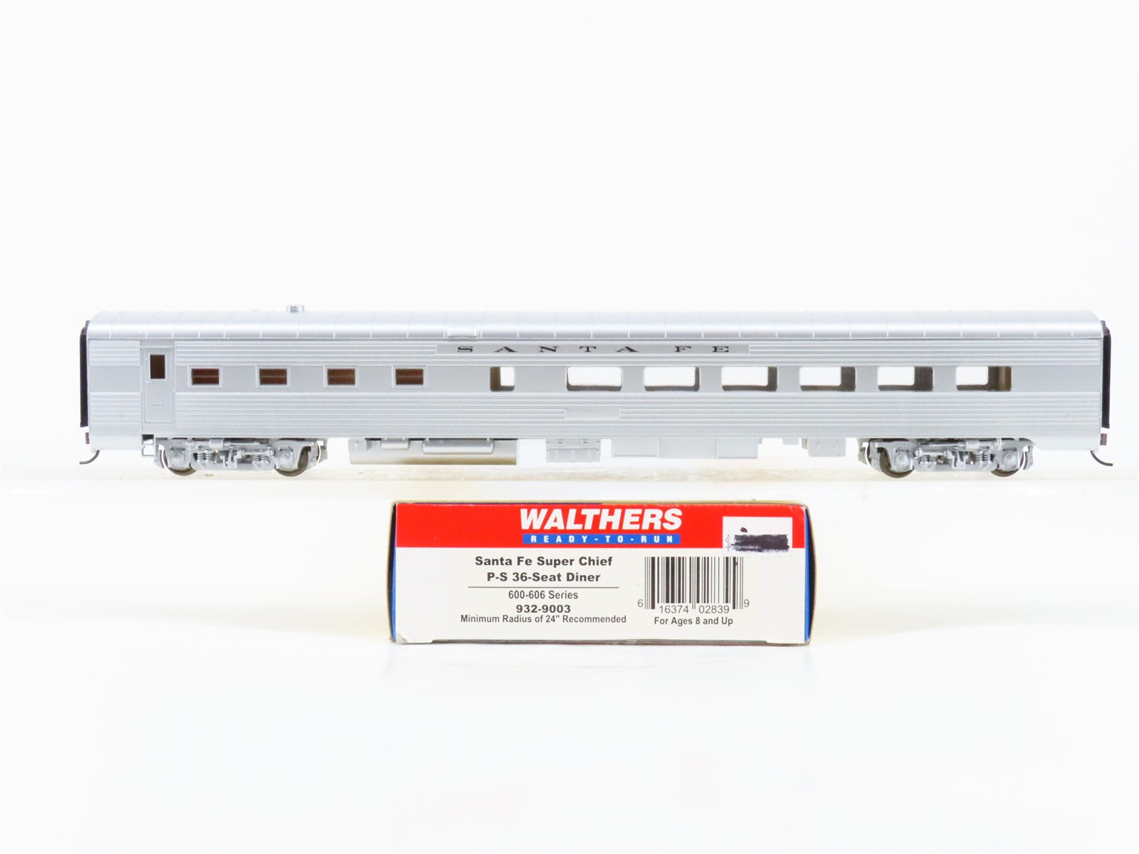 HO Scale Walthers 932-9003 ATSF Santa Fe Super Chief 36-Seat Diner Passenger Car