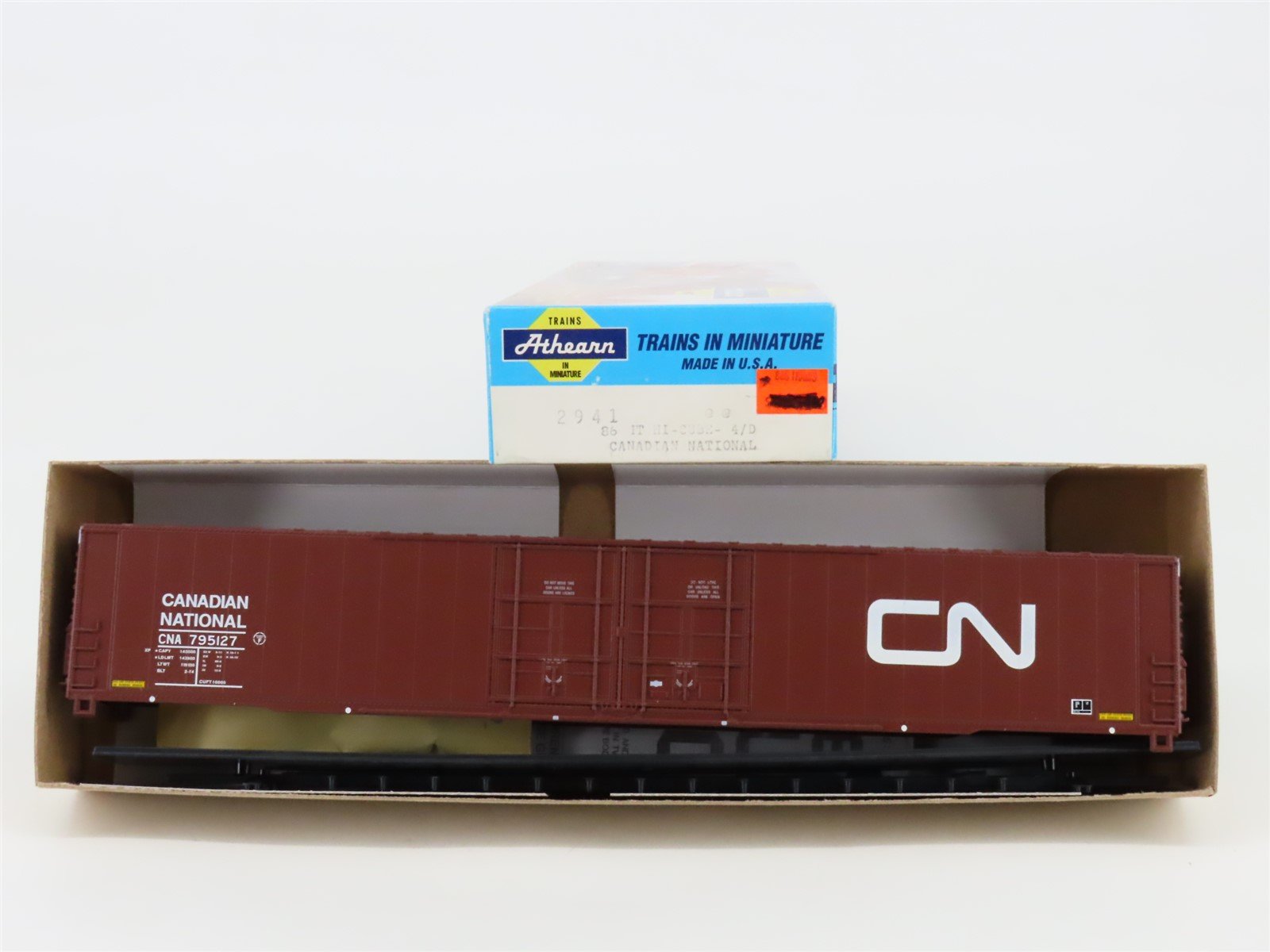 HO Scale Athearn Kit 2941 CN Canadian National 86' Hi-Cube Box Car #795127