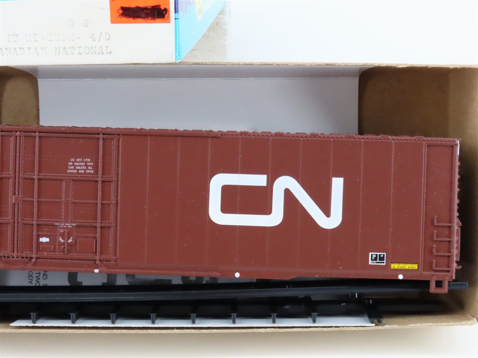 HO Scale Athearn Kit 2941 CN Canadian National 86' Hi-Cube Box Car #795127