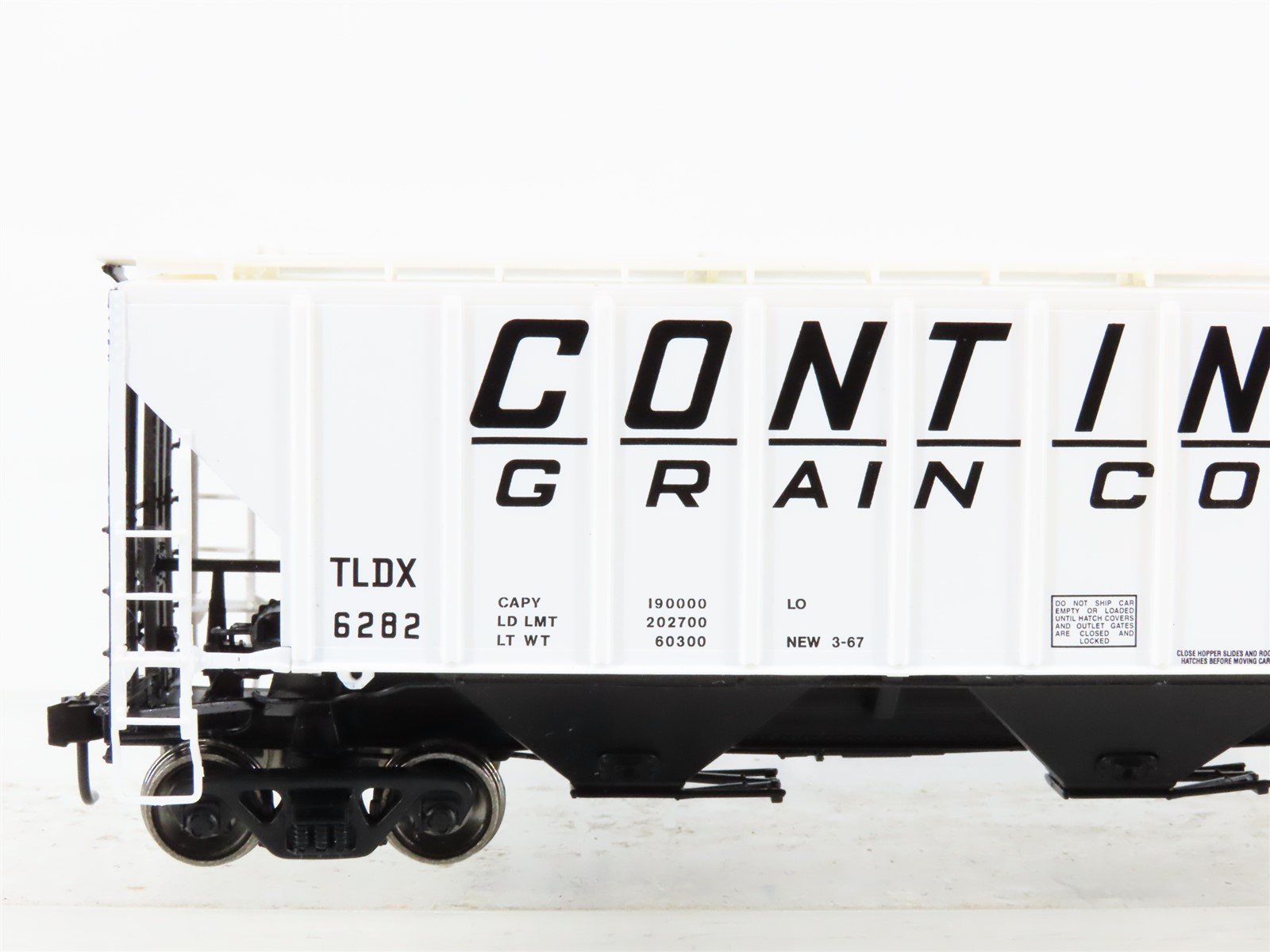 HO Scale Life-Like Proto 2000 21875 TLDX Continental 3-Bay Covered Hopper #6282
