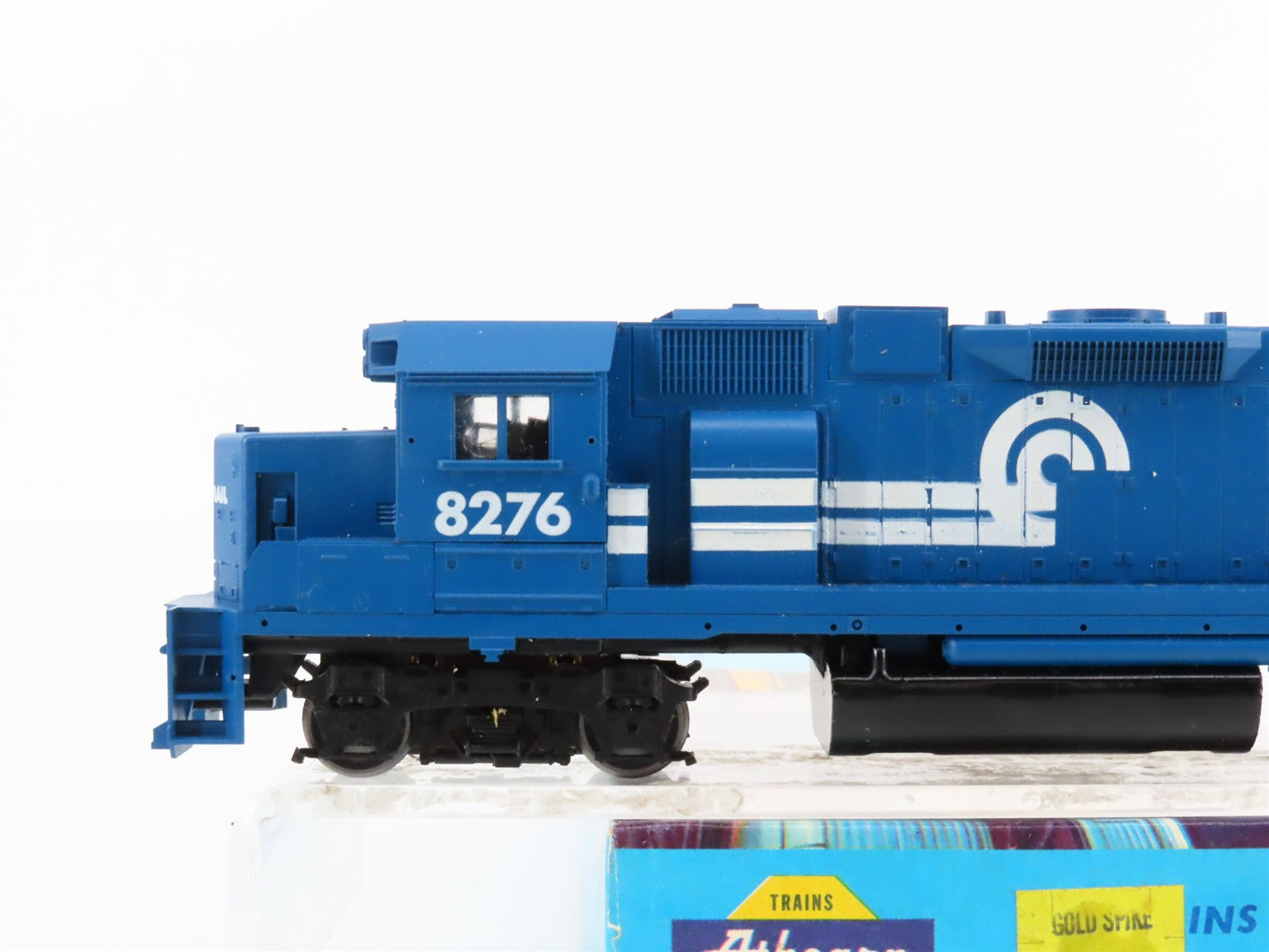 HO Scale Athearn 4682 CR Conrail GP38-2 Diesel Locomotive #8276