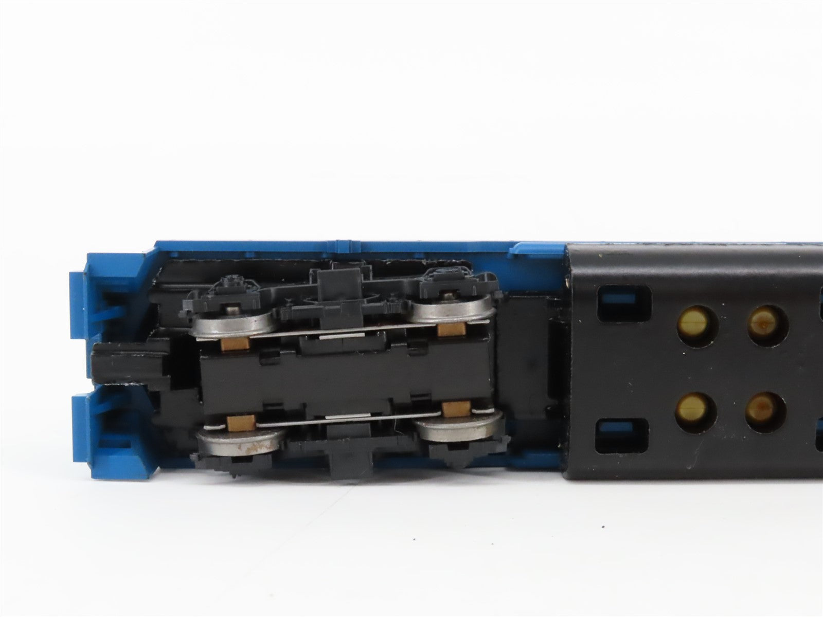 HO Scale Athearn 4682 CR Conrail GP38-2 Diesel Locomotive #8276