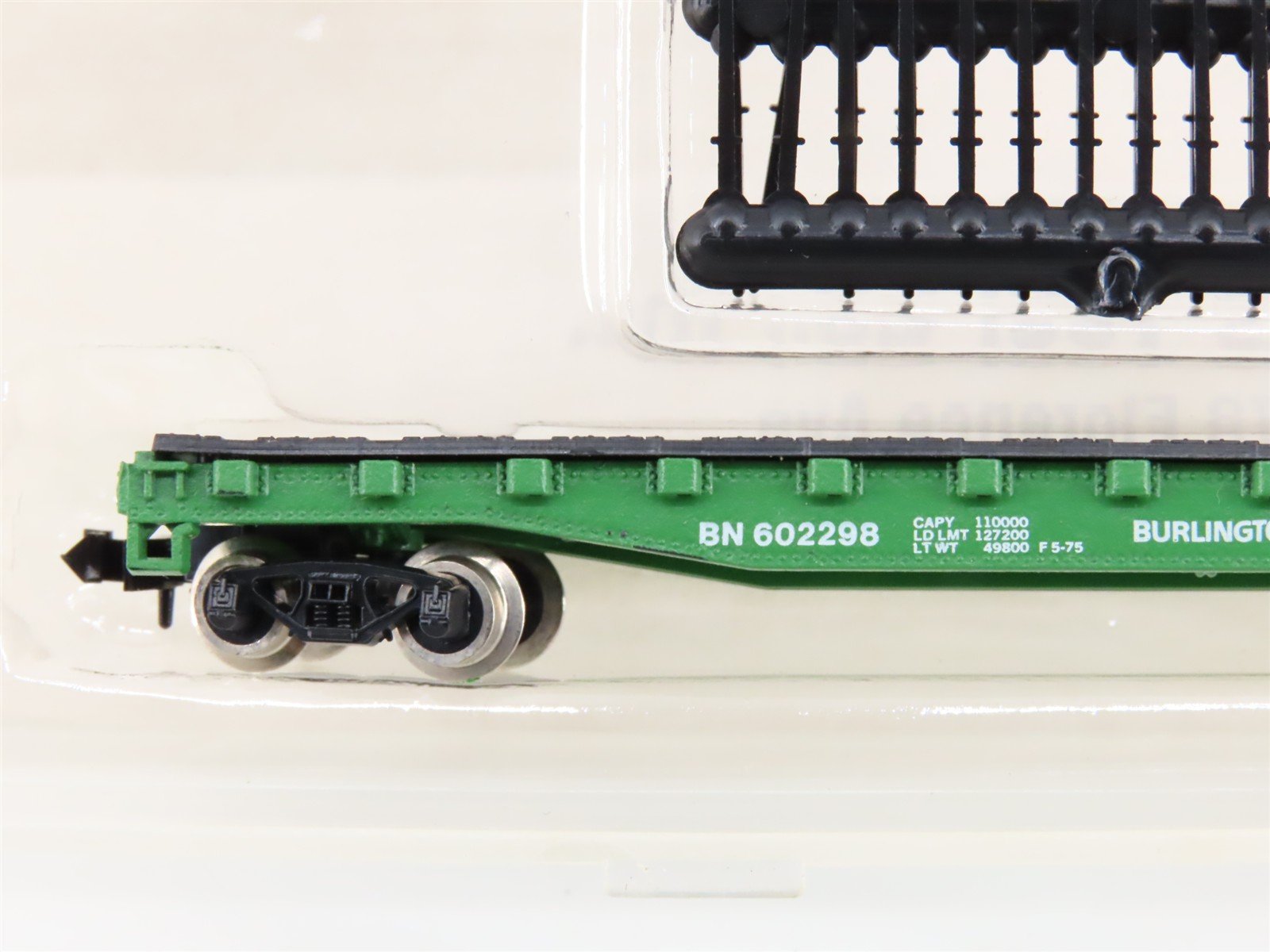 N Scale Atlas 3801 BN Burlington Northern Flatcar w/Stakes #602298