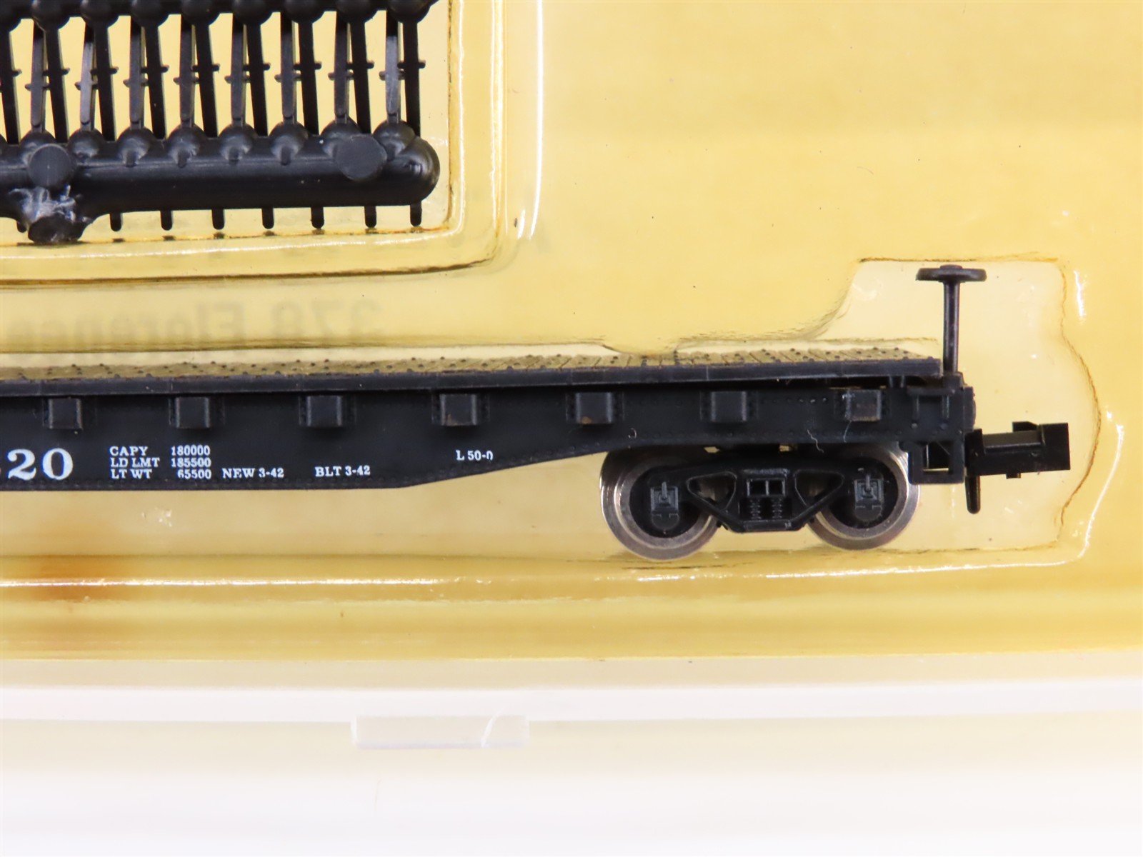 N Scale Atlas 3805 Erie Railway Flatcar w/Stakes #7220