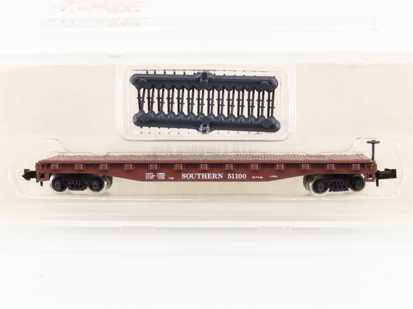 N Scale Atlas 3811 Southern Flatcar w/Stakes #51100