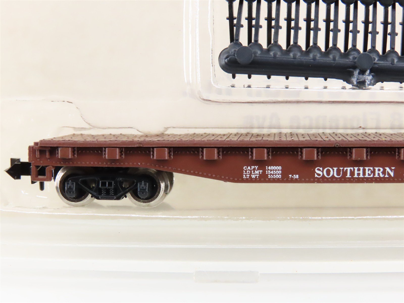 N Scale Atlas 3811 Southern Flatcar w/Stakes #51100