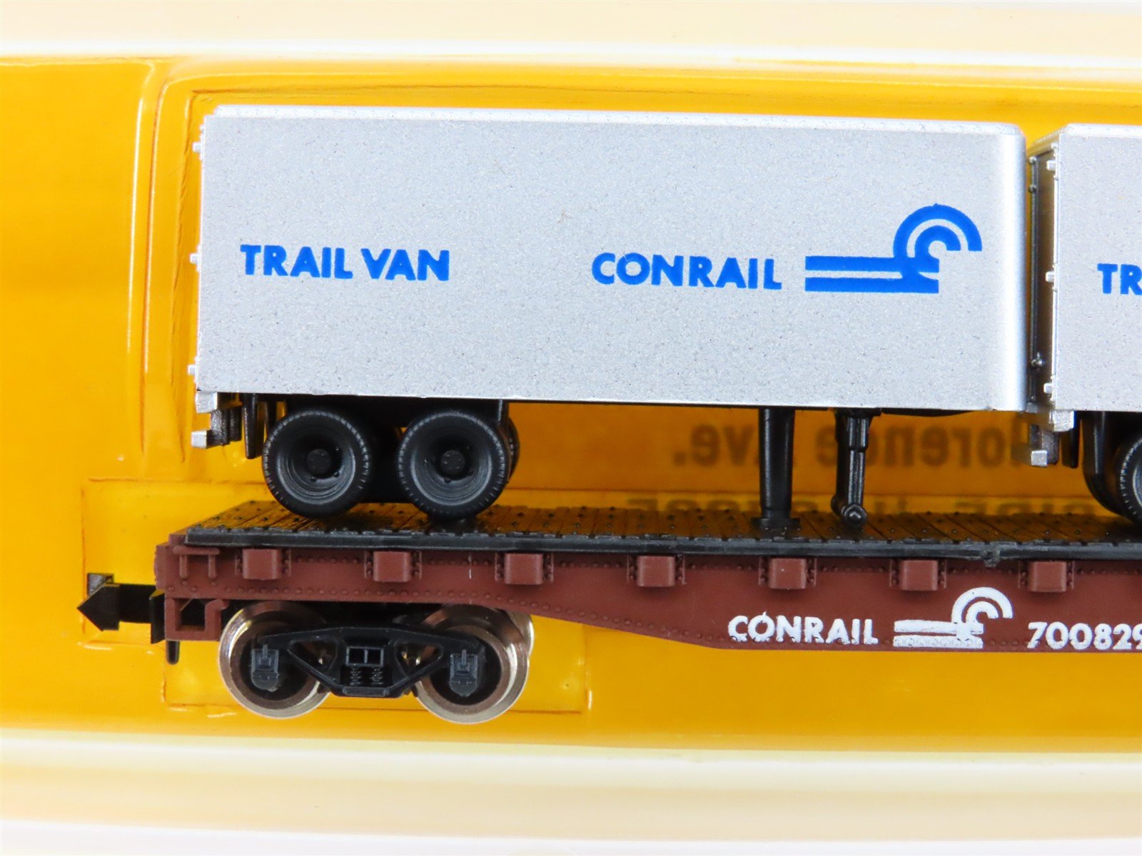 N Scale Atlas 3742 CR Conrail Flatcar #700829 w/2 Trailers