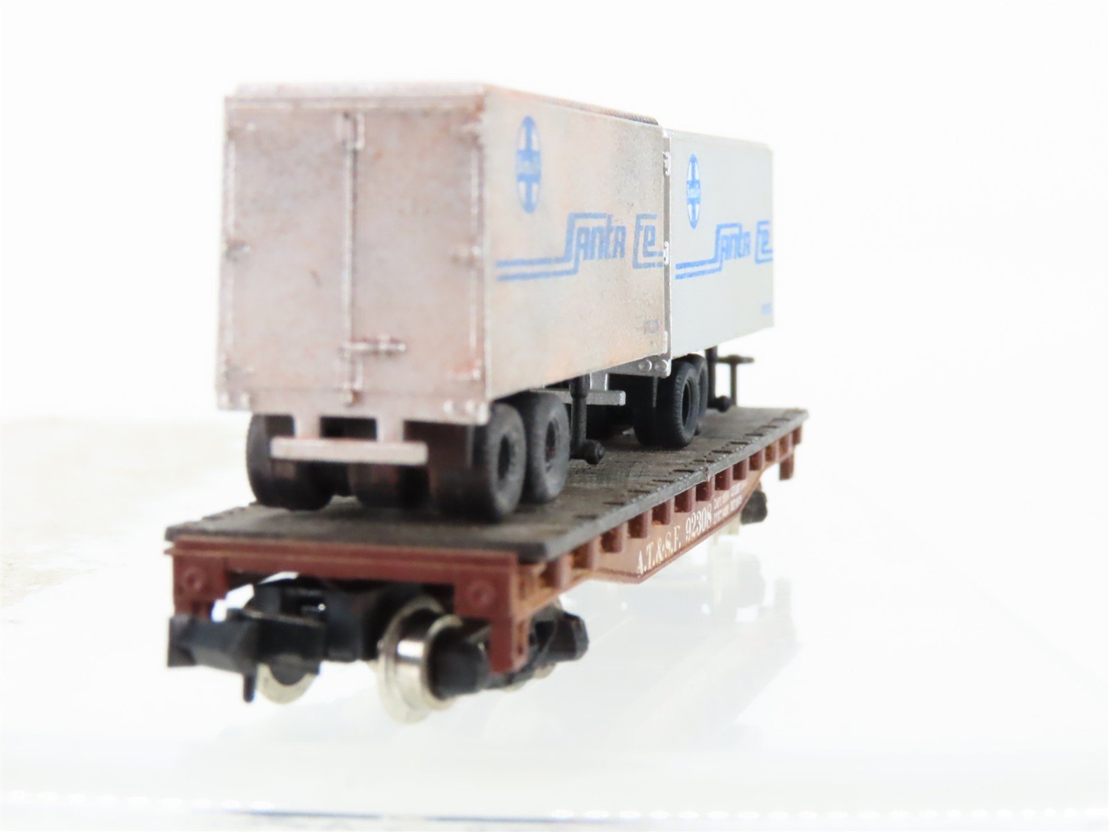 N Scale Atlas 3745 ATSF Santa Fe Flatcar #92308 w/2 Trailers Weathered