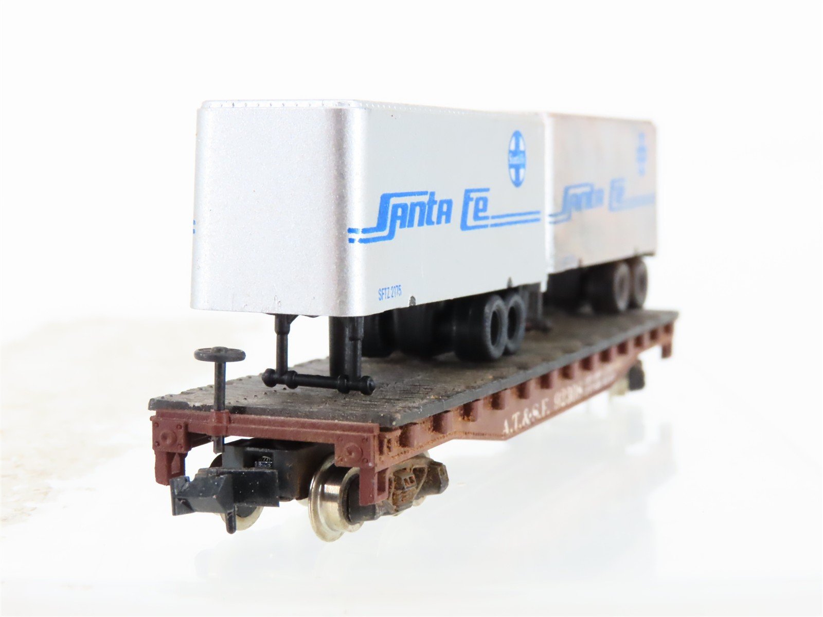 N Scale Atlas 3745 ATSF Santa Fe Flatcar #92308 w/2 Trailers Weathered