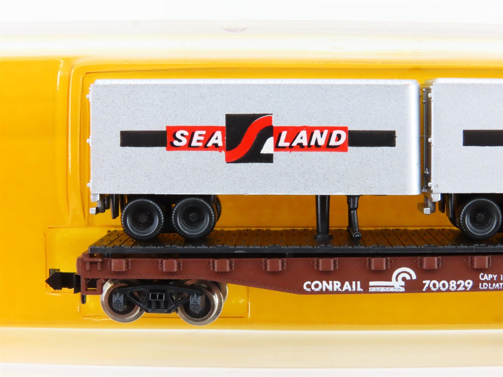 N Scale Atlas 3741 CR Conrail Flatcar #700829 w/2 Sea Land Trailers