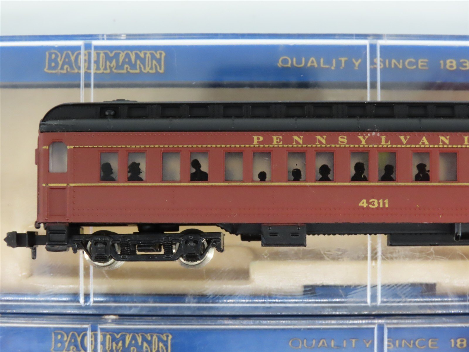 LOT of 4 N Scale Bachmann PRR Pennsylvania Combine & Coach Passenger Cars