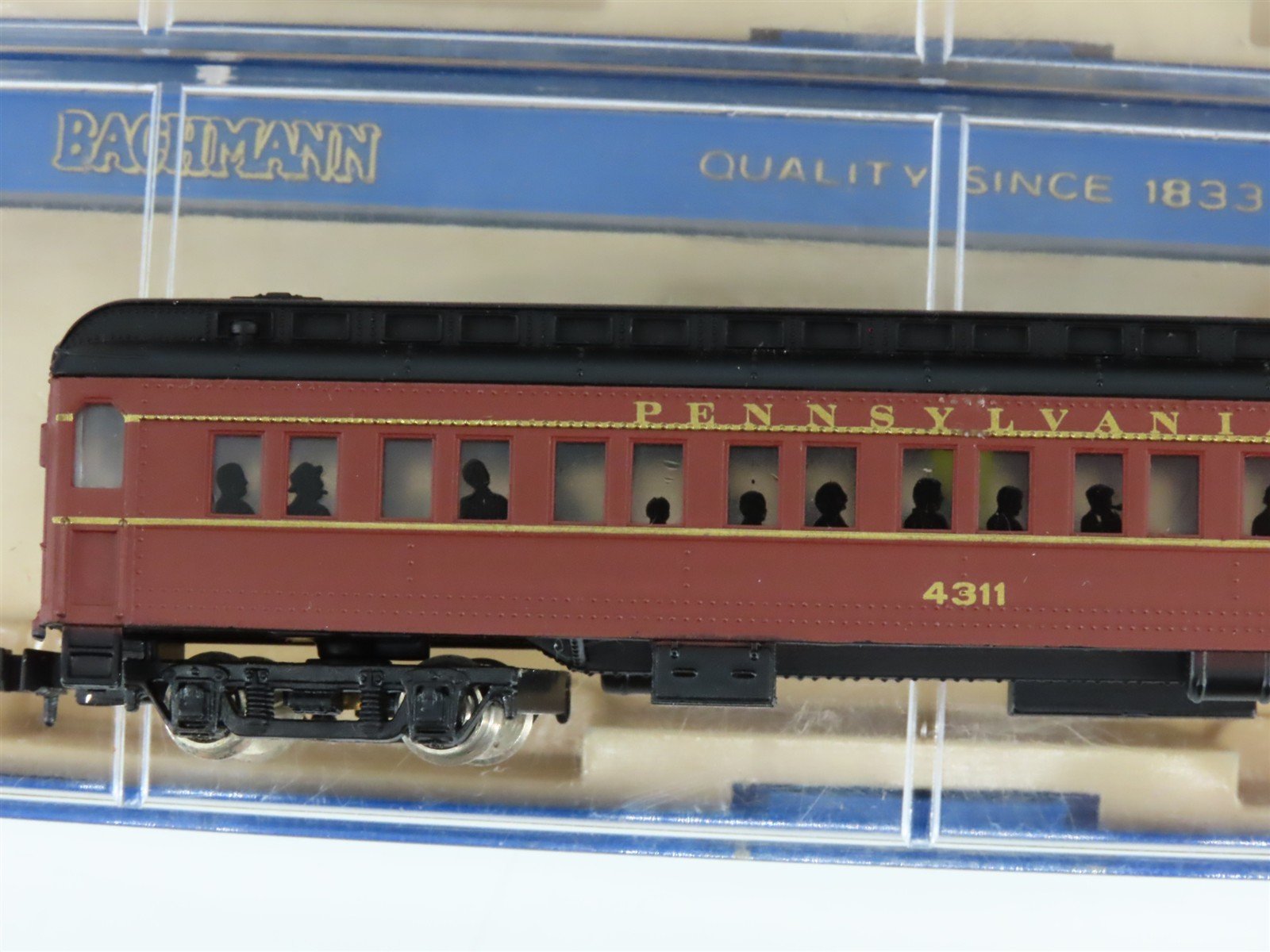 LOT of 4 N Scale Bachmann PRR Pennsylvania Combine & Coach Passenger Cars