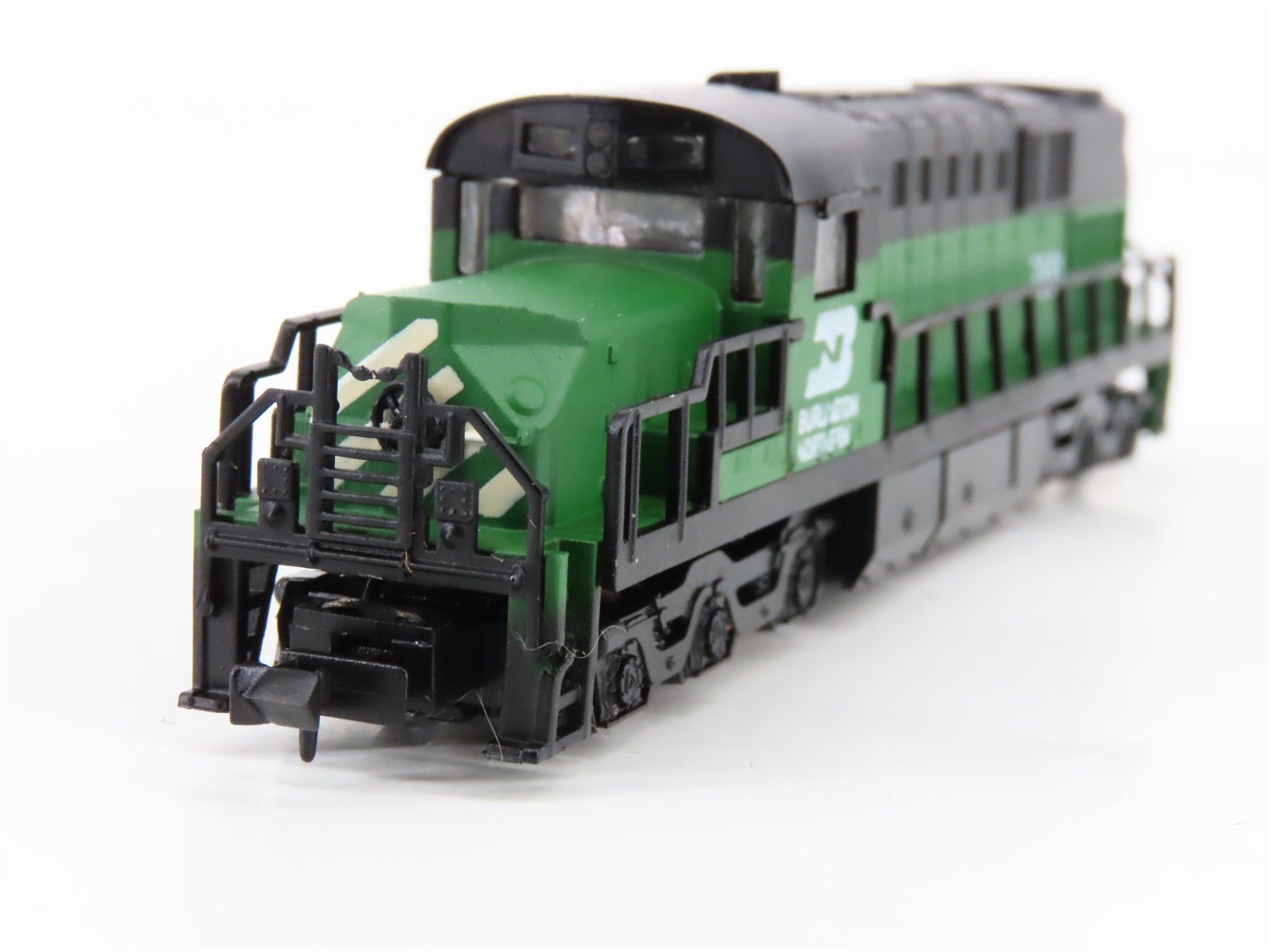 N Scale Model Power 7551 BN Burlington Northern RSD15 Diesel Locomotive #7551