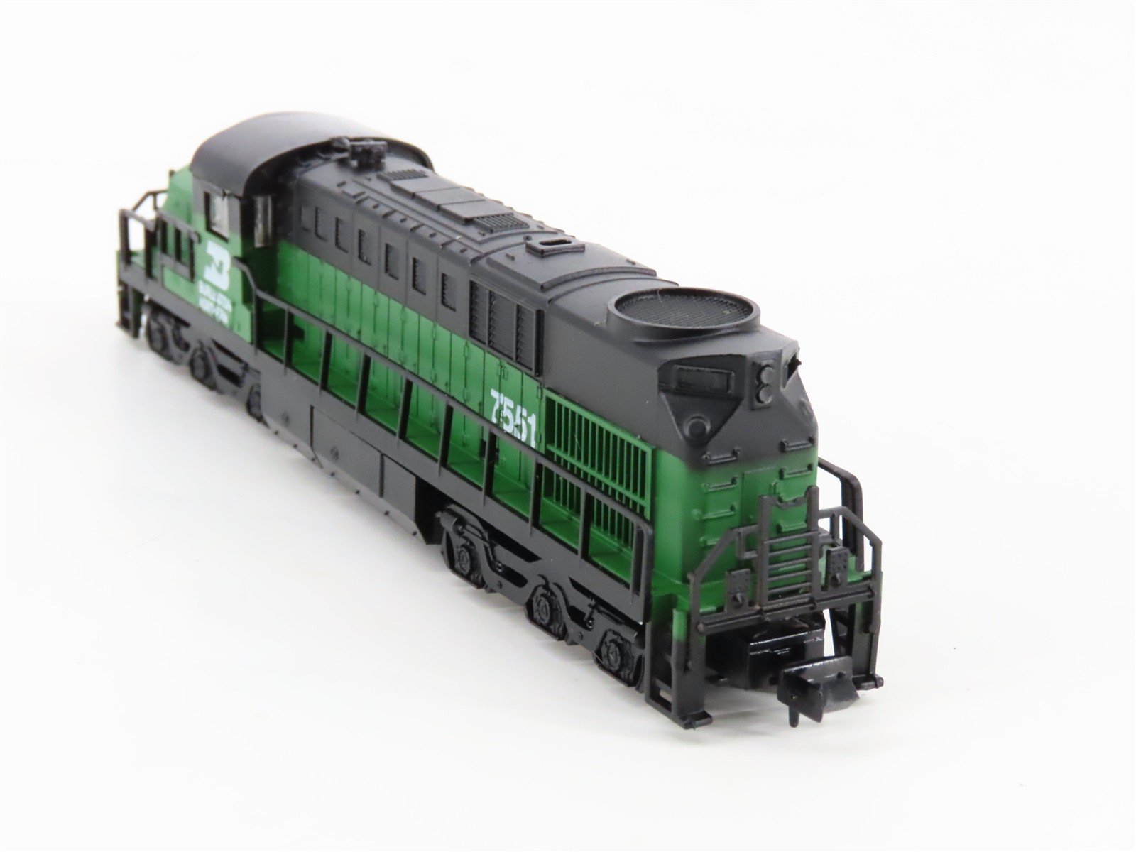 N Scale Model Power 7551 BN Burlington Northern RSD15 Diesel Locomotive #7551