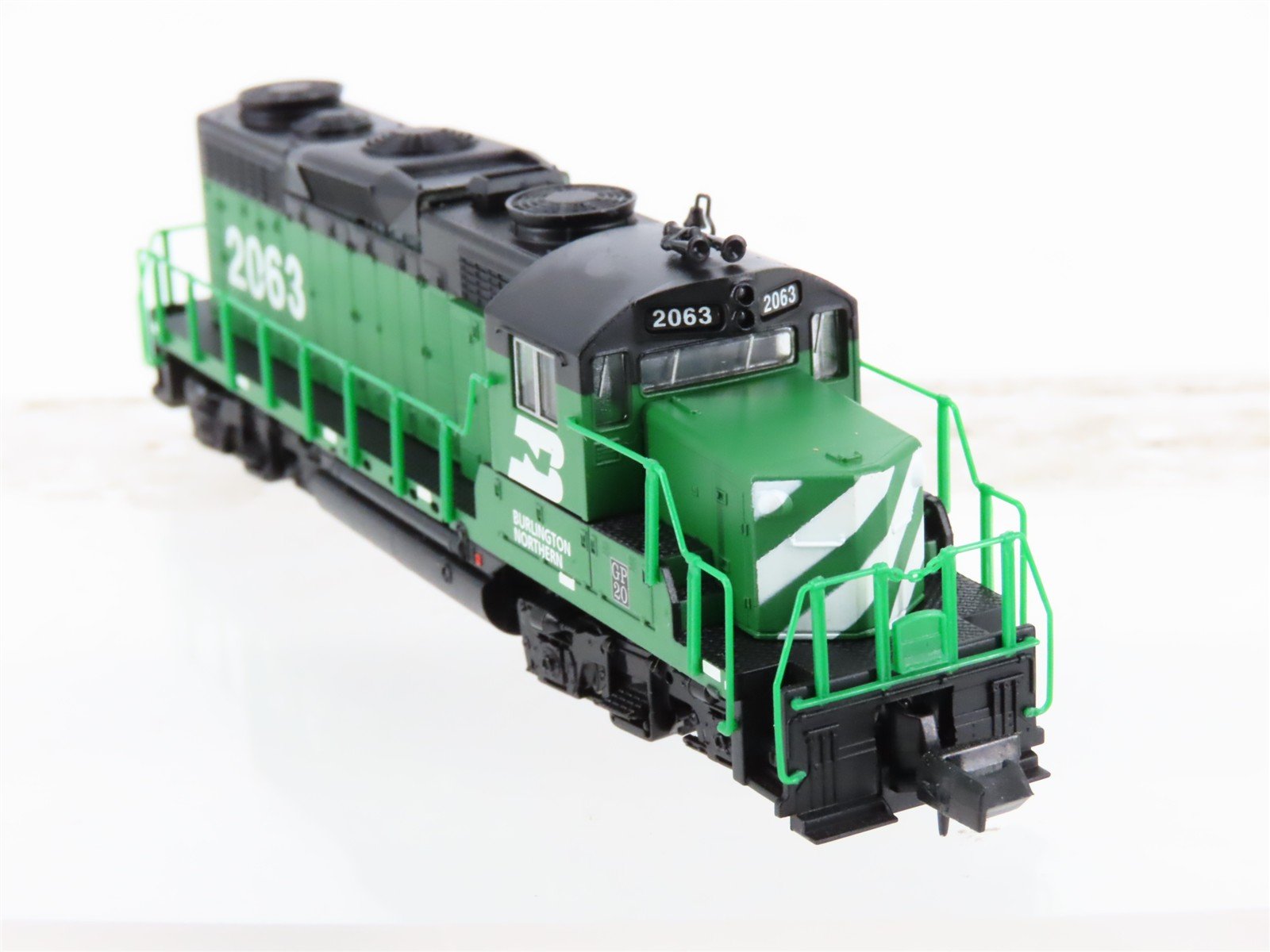 N Scale Life-Like 7090 BN Burlington Northern GP20 Diesel Locomotive #2063