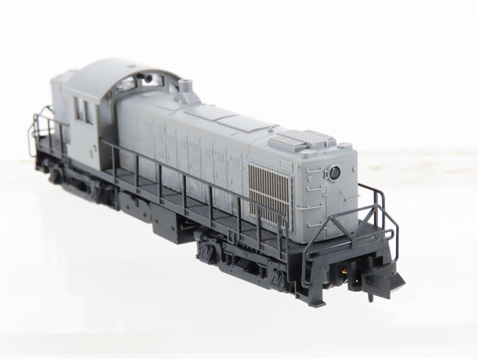 N Scale Atlas 4400 Undecorated RS-1 Diesel Locomotive