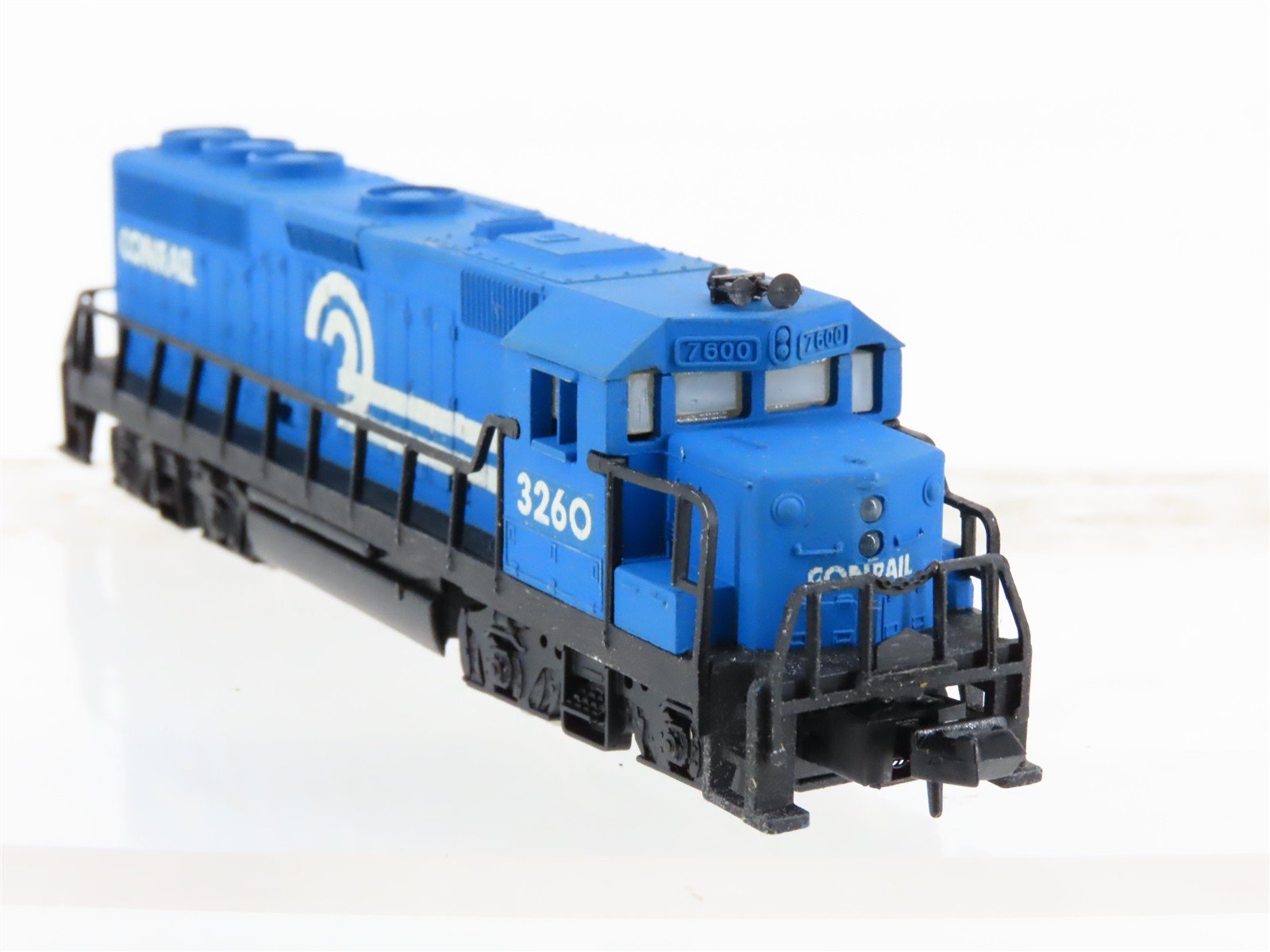 N Scale Model Power 7561 CR Conrail GP40 Diesel Locomotive #3260