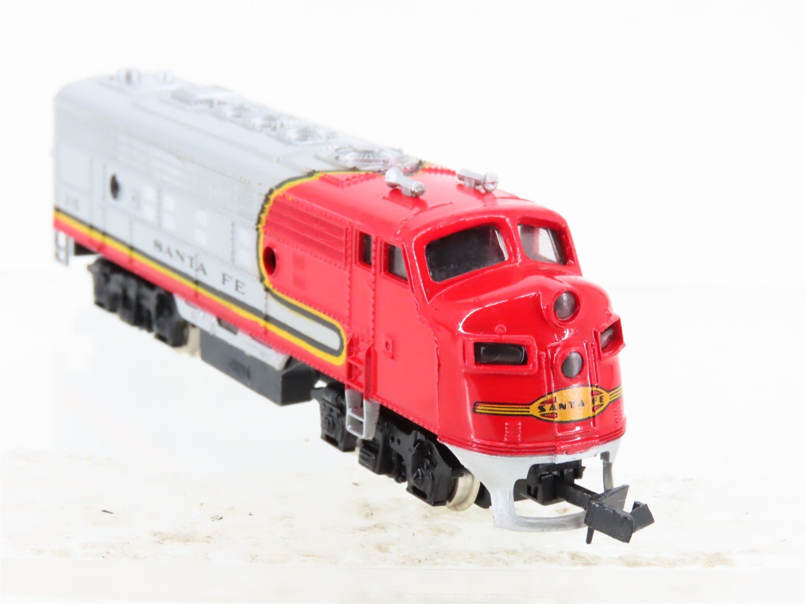N Scale Bachmann ATSF Santa Fe F7A Diesel Locomotive #215 w/ Caboose