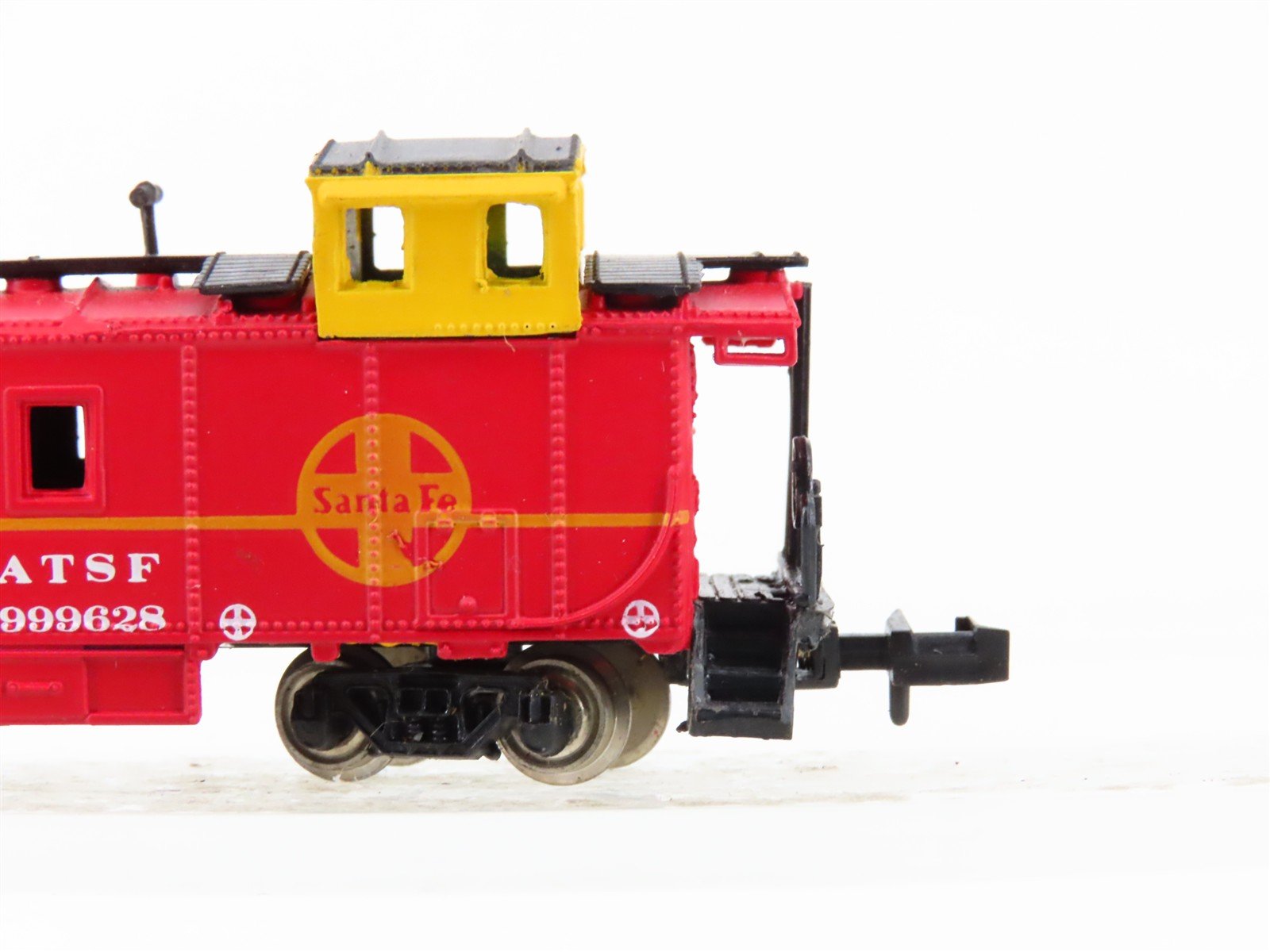 N Scale Bachmann ATSF Santa Fe F7A Diesel Locomotive #215 w/ Caboose