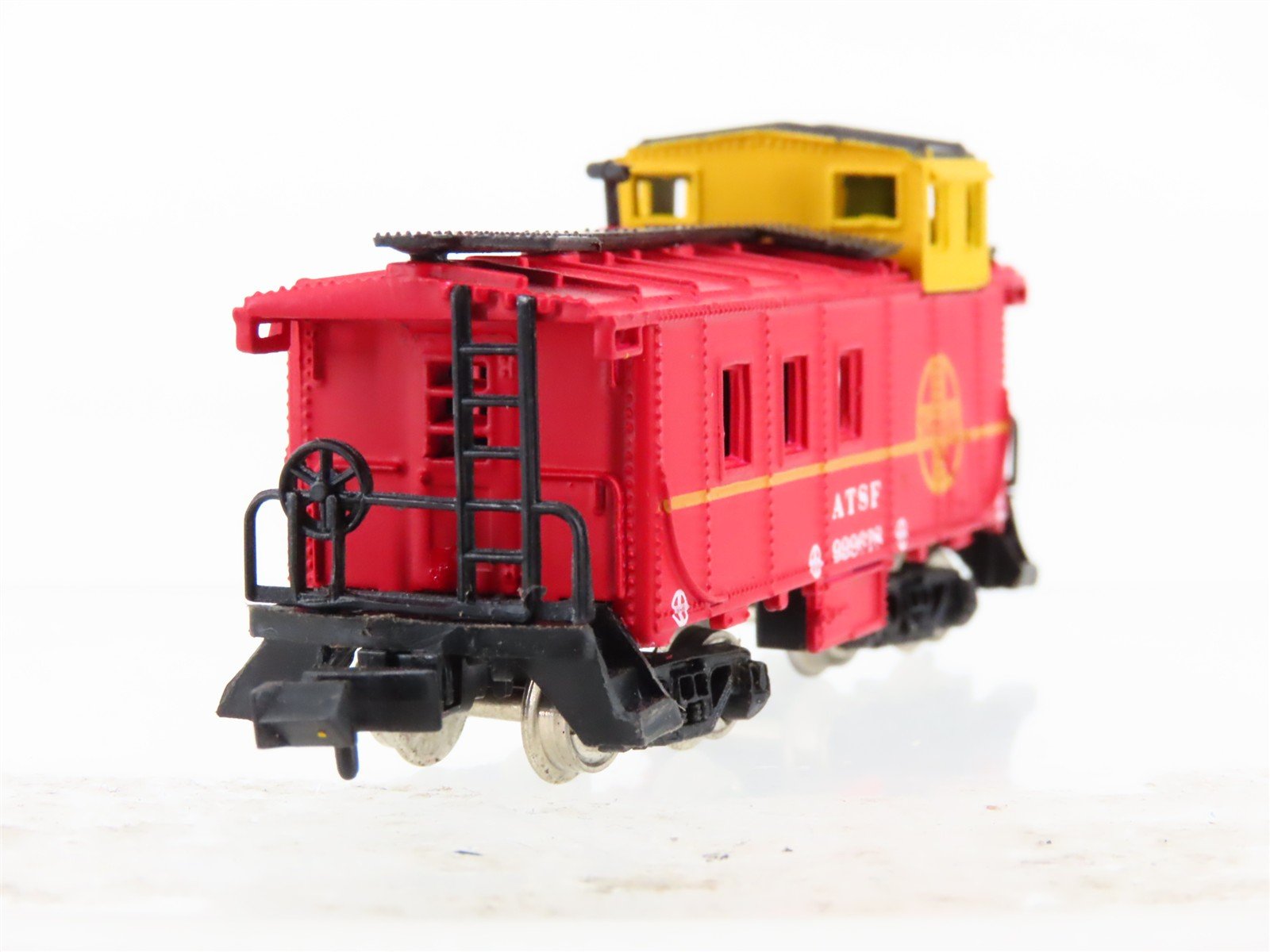 N Scale Bachmann ATSF Santa Fe F7A Diesel Locomotive #215 w/ Caboose