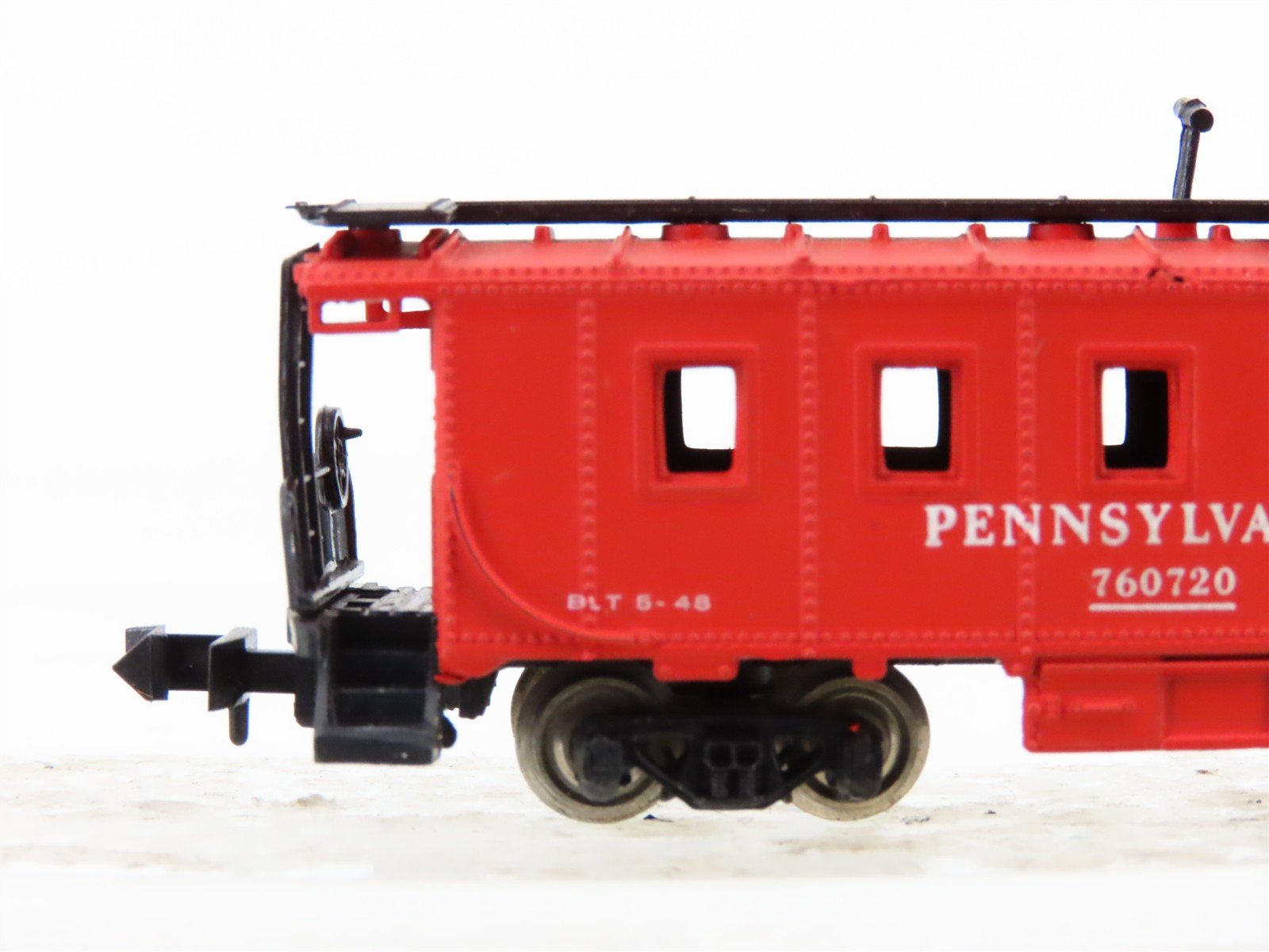 N Scale Bachmann PRR Pennsylvania F7A Diesel Locomotive #9710 w/ Caboose