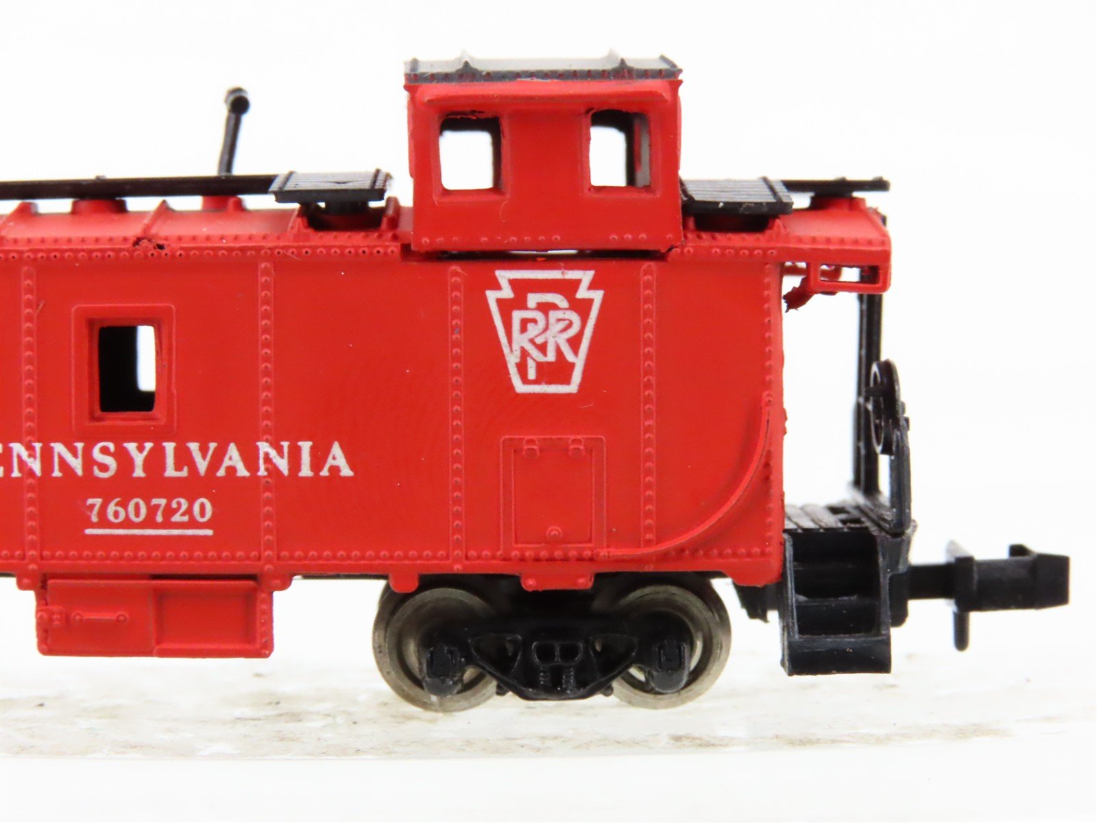 N Scale Bachmann PRR Pennsylvania F7A Diesel Locomotive #9710 w/ Caboose