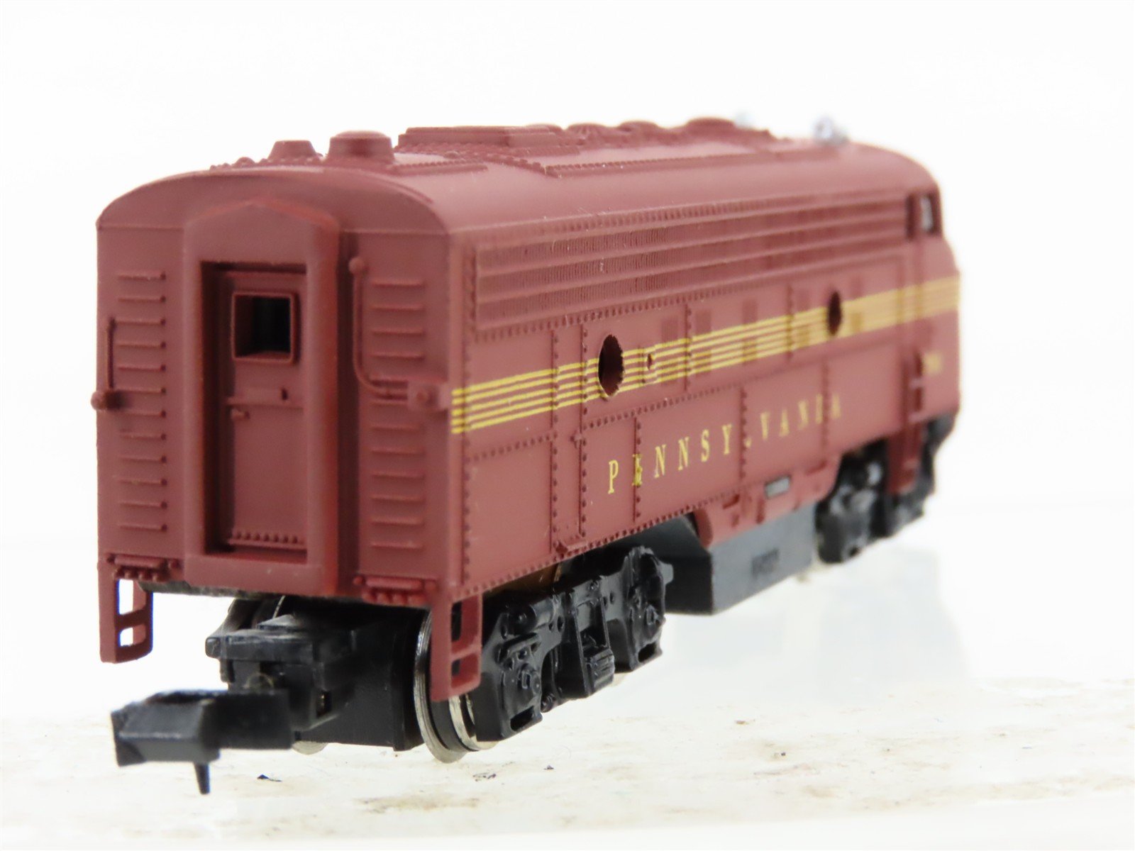 N Scale Bachmann PRR Pennsylvania F7A Diesel Locomotive #9710 w/ Caboose