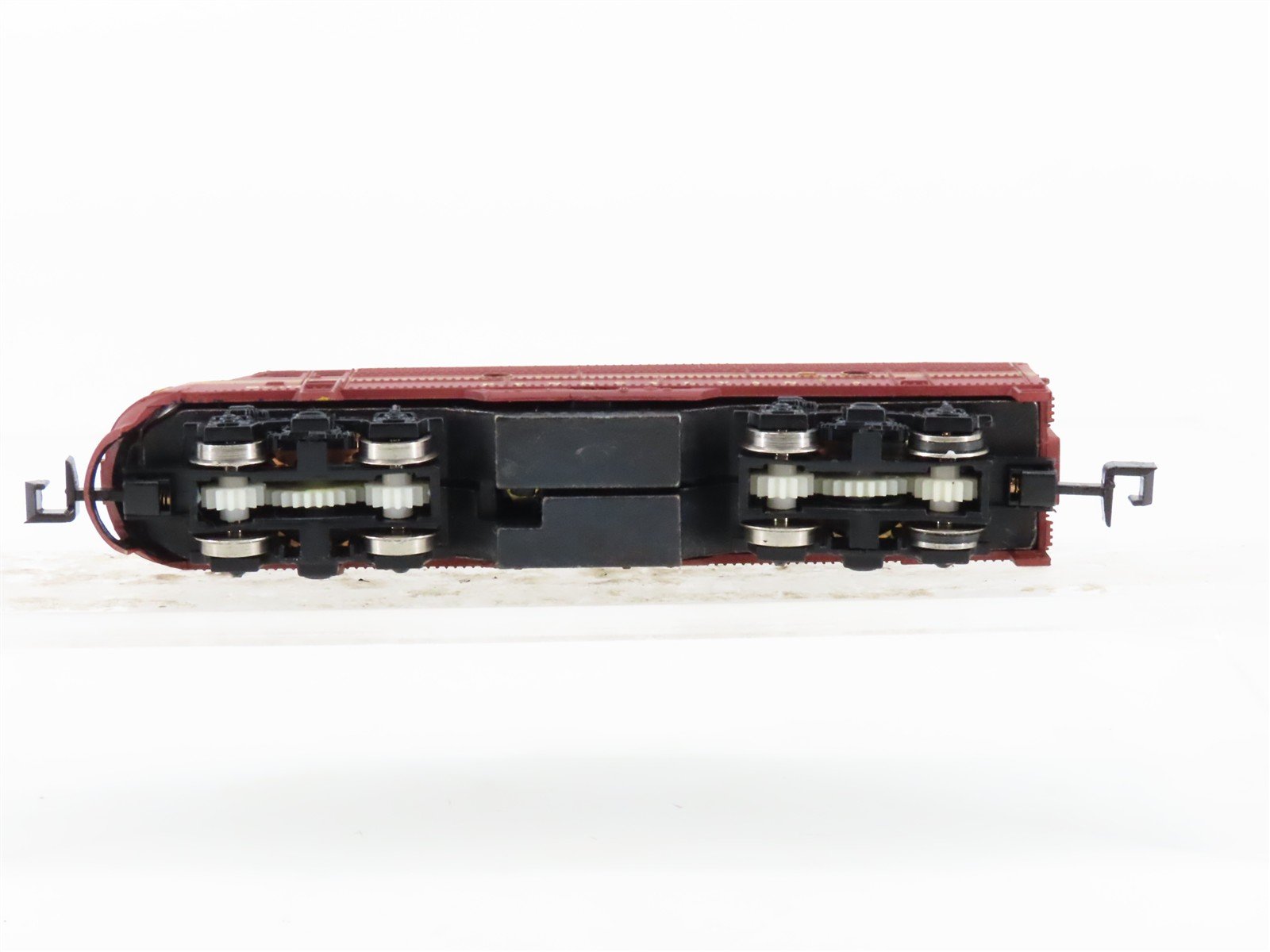 N Scale Bachmann PRR Pennsylvania F7A Diesel Locomotive #9710 w/ Caboose
