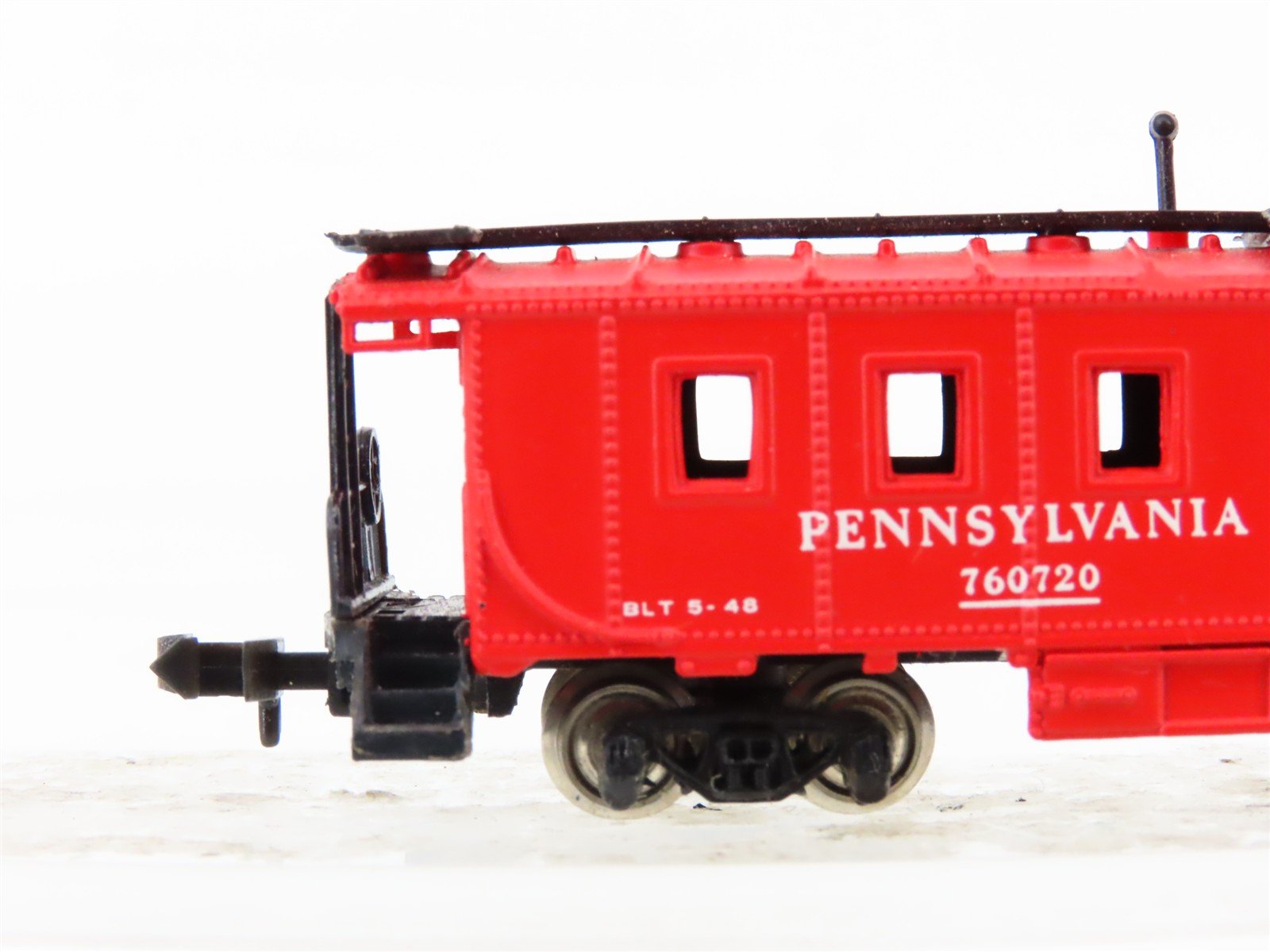 N Scale Bachmann PRR Pennsylvania F7A Diesel Locomotive #9710 w/ Caboose