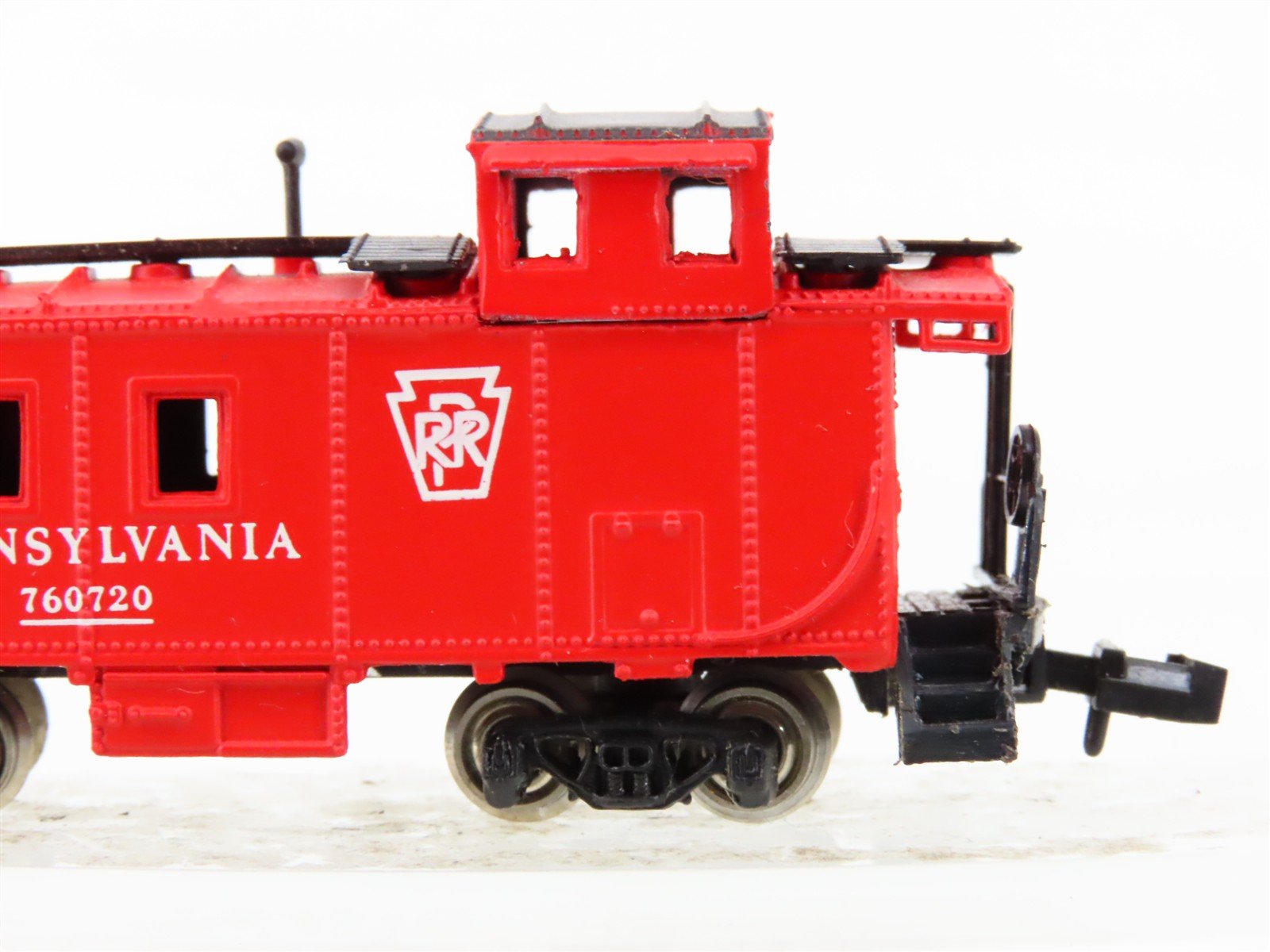 N Scale Bachmann PRR Pennsylvania F7A Diesel Locomotive #9710 w/ Caboose