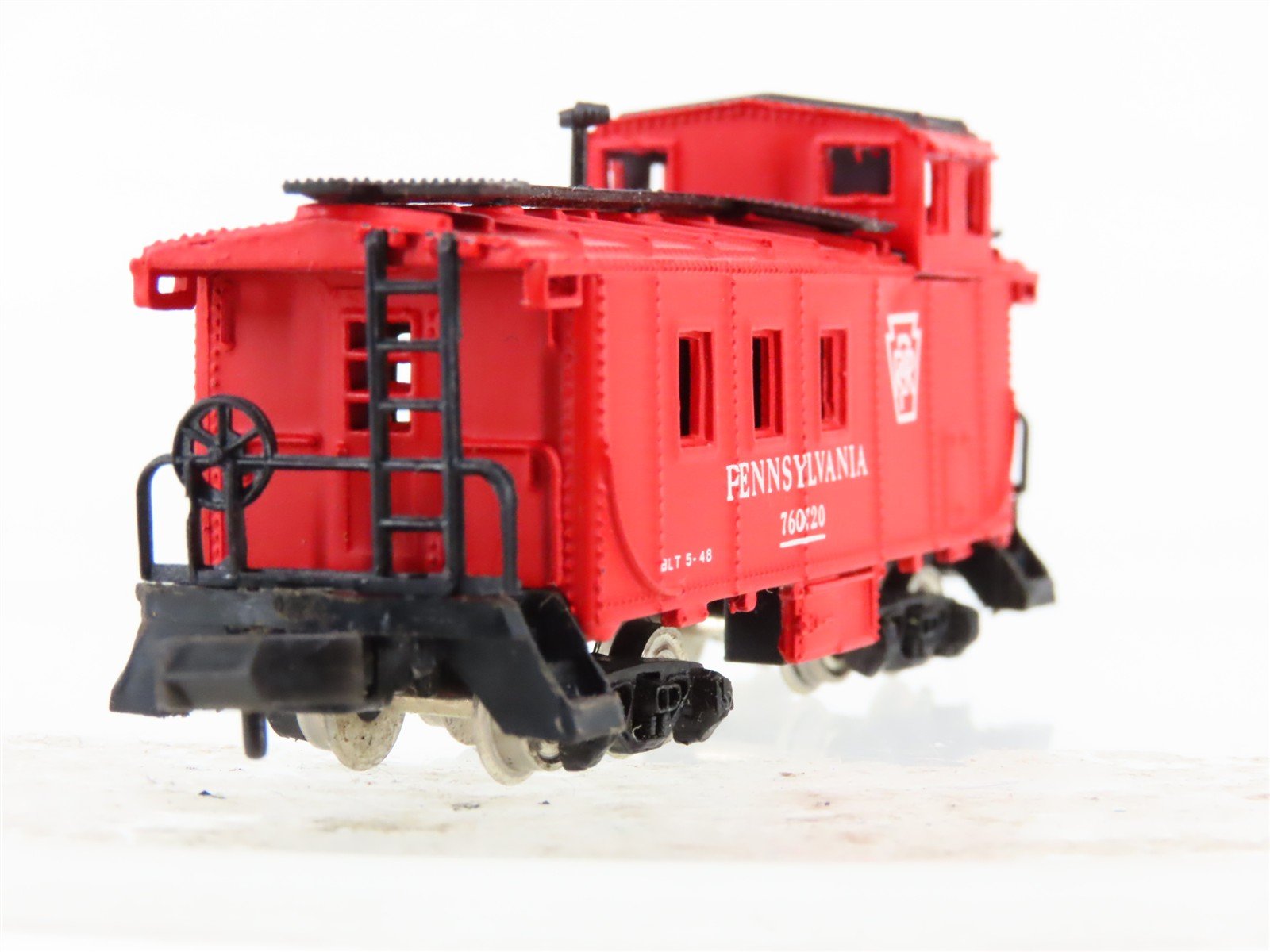 N Scale Bachmann PRR Pennsylvania F7A Diesel Locomotive #9710 w/ Caboose
