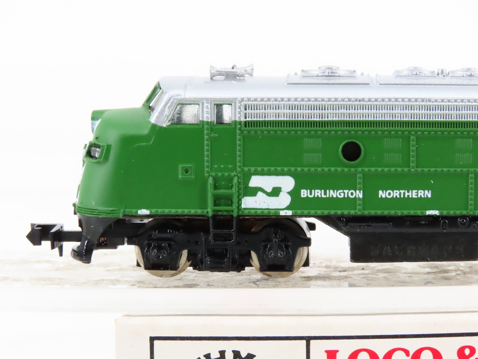 N Scale Bachmann BN Burlington Northern F7A Diesel Locomotive #9749 w/ Caboose