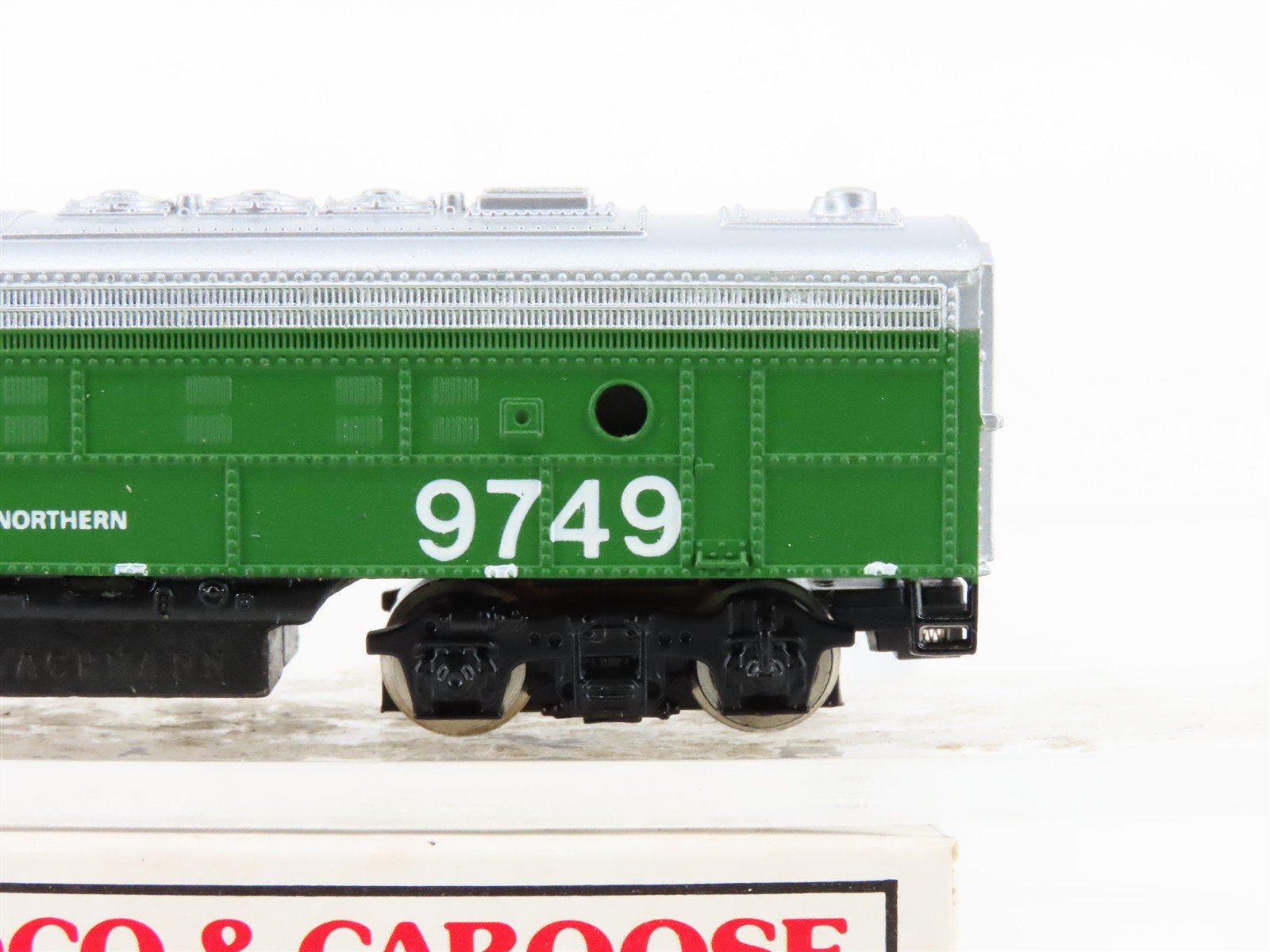 N Scale Bachmann BN Burlington Northern F7A Diesel Locomotive #9749 w/ Caboose