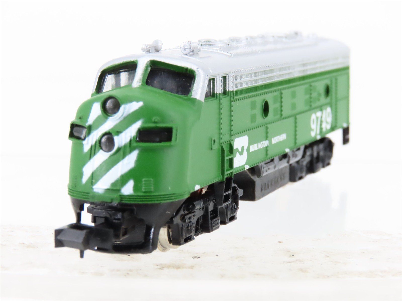 N Scale Bachmann BN Burlington Northern F7A Diesel Locomotive #9749 w/ Caboose