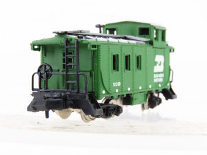 N Scale Bachmann BN Burlington Northern F7A Diesel Locomotive #9749 w/ Caboose
