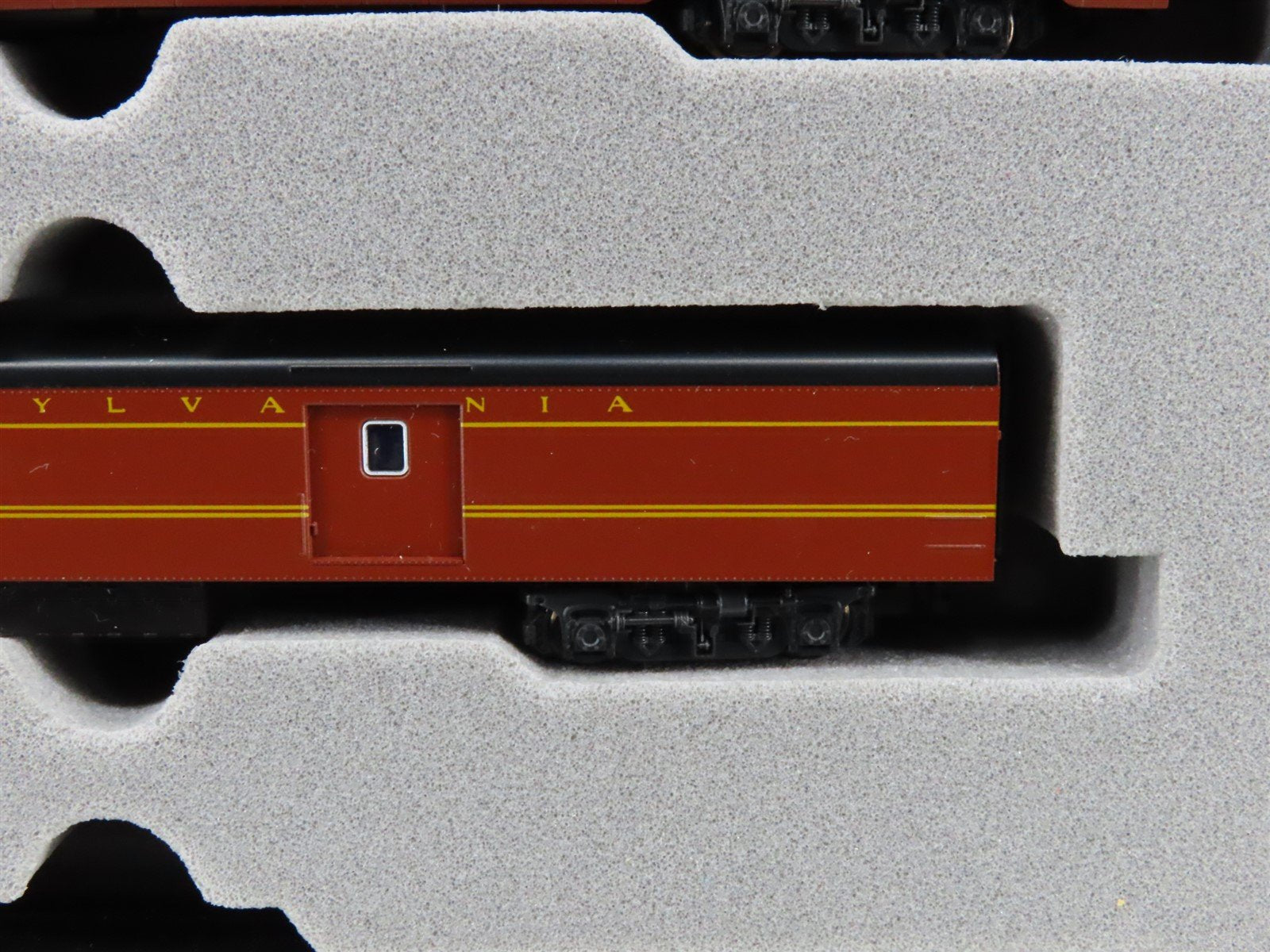 N Scale Kato 106-028 Pennsylvania Railroad Passenger 4-Car Set