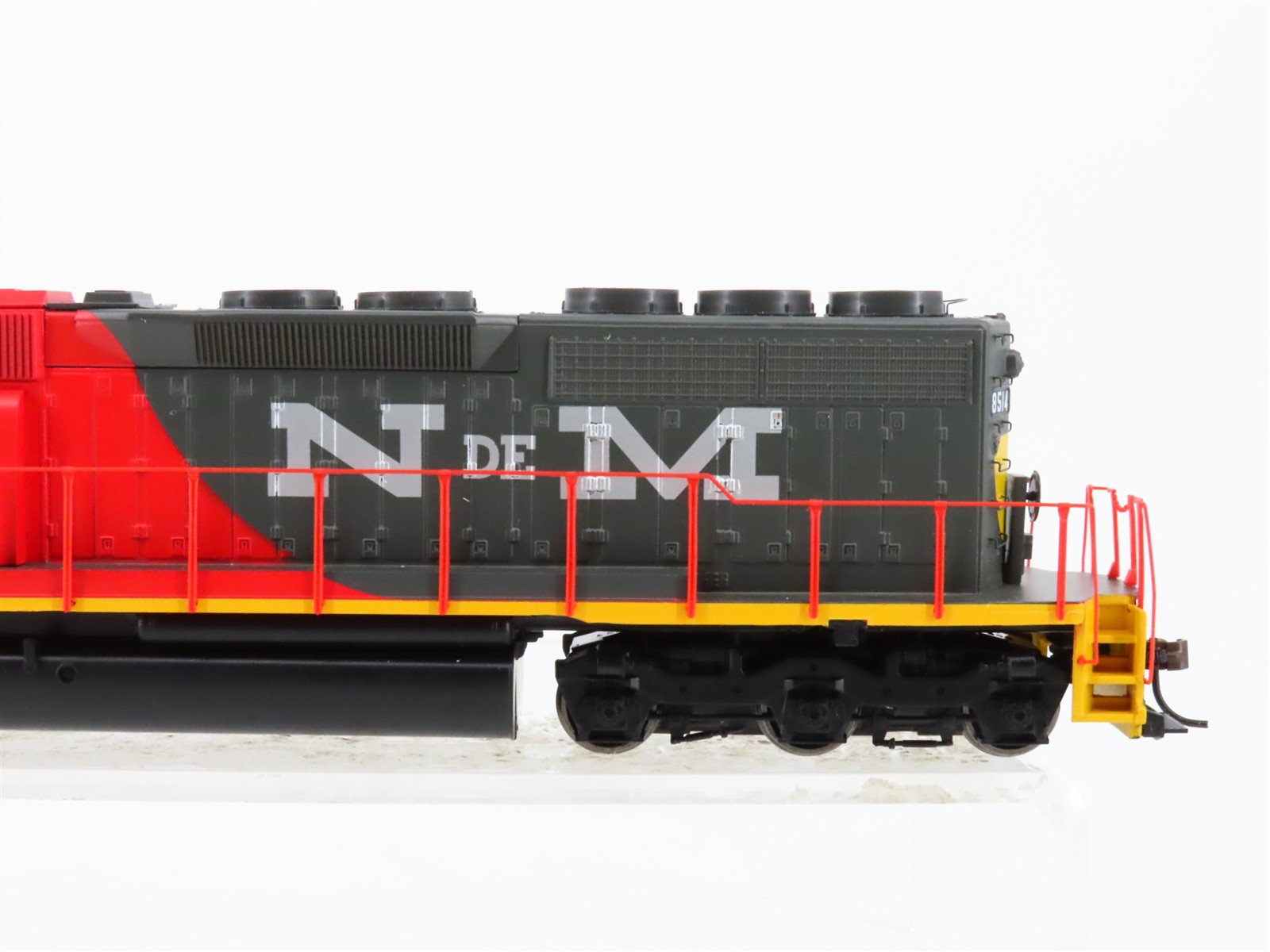 HO Scale Athearn N de M Nacionales de México SD40 Diesel Locomotive #8514