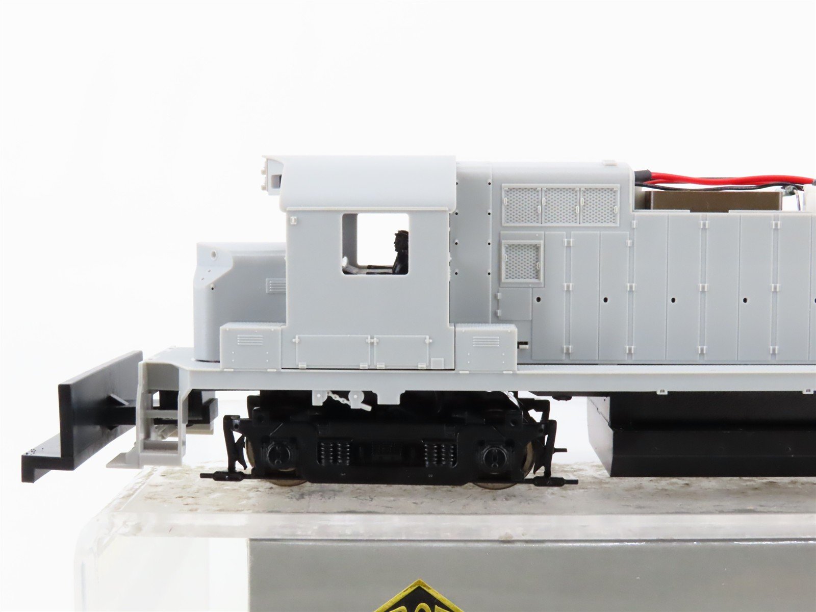 HO Scale Proto 2000 920-31356 Undecorated RS27 Diesel Locomotive wDCC & Sound