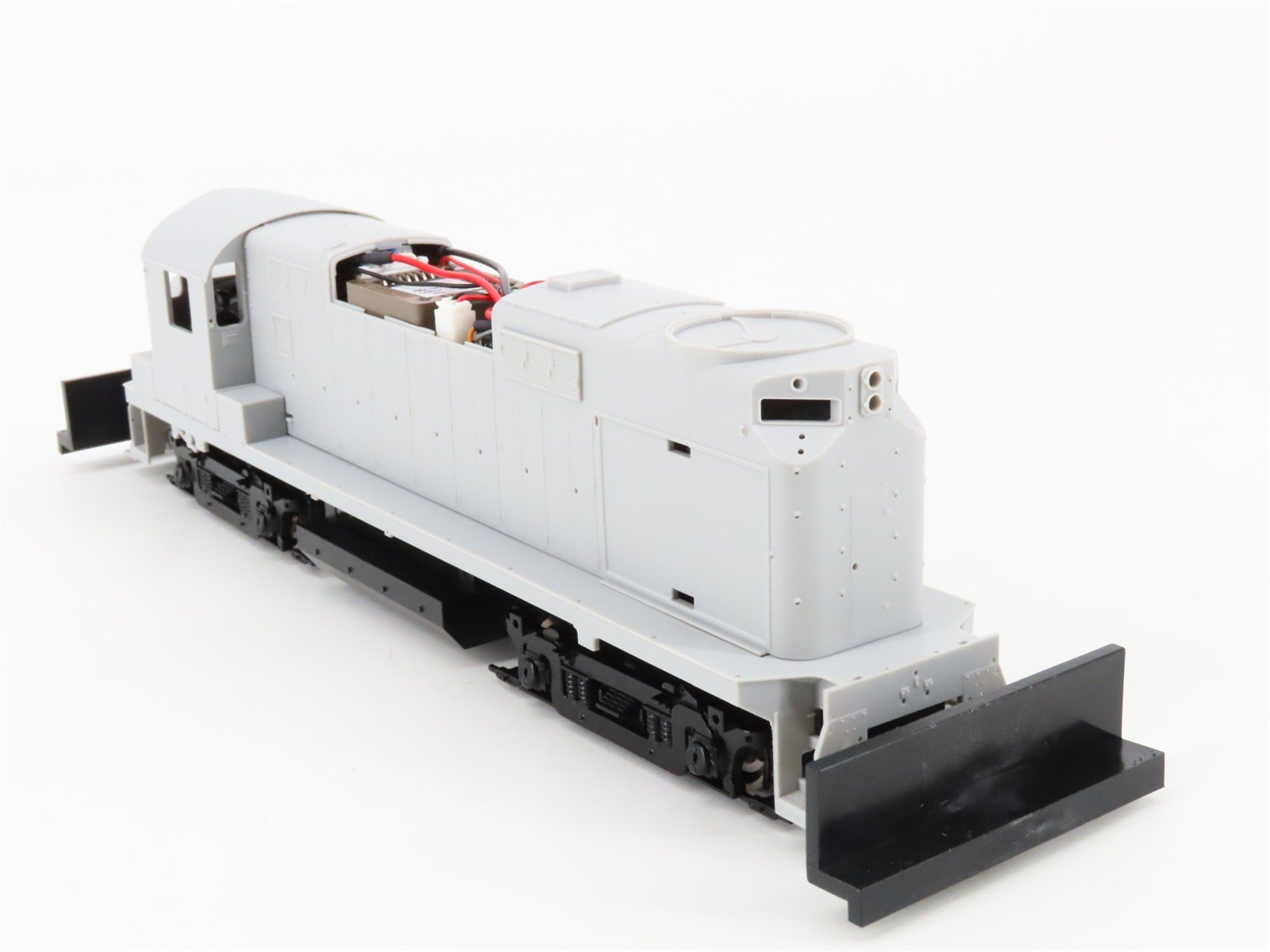 HO Scale Proto 2000 920-31356 Undecorated RS27 Diesel Locomotive wDCC & Sound