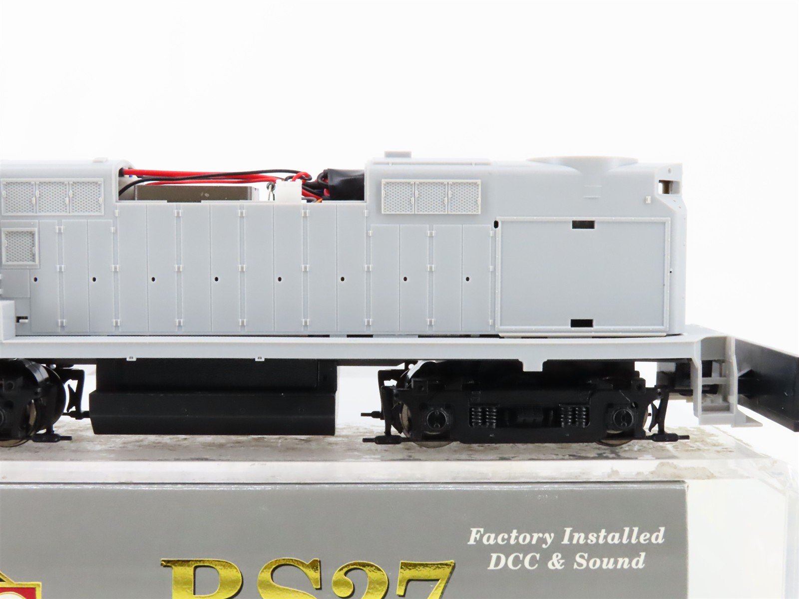 HO Scale Proto 2000 920-31356 Undecorated RS27 Diesel Locomotive wDCC & Sound