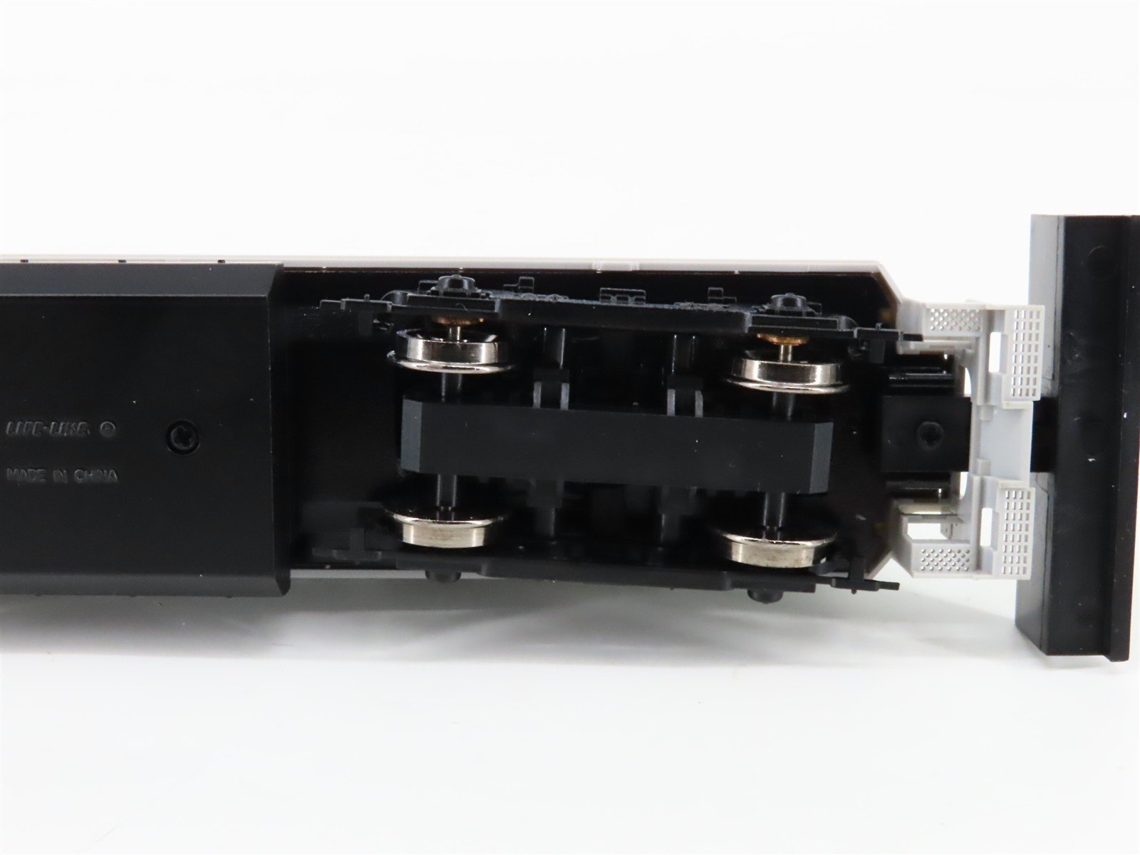 HO Scale Proto 2000 920-31356 Undecorated RS27 Diesel Locomotive wDCC & Sound