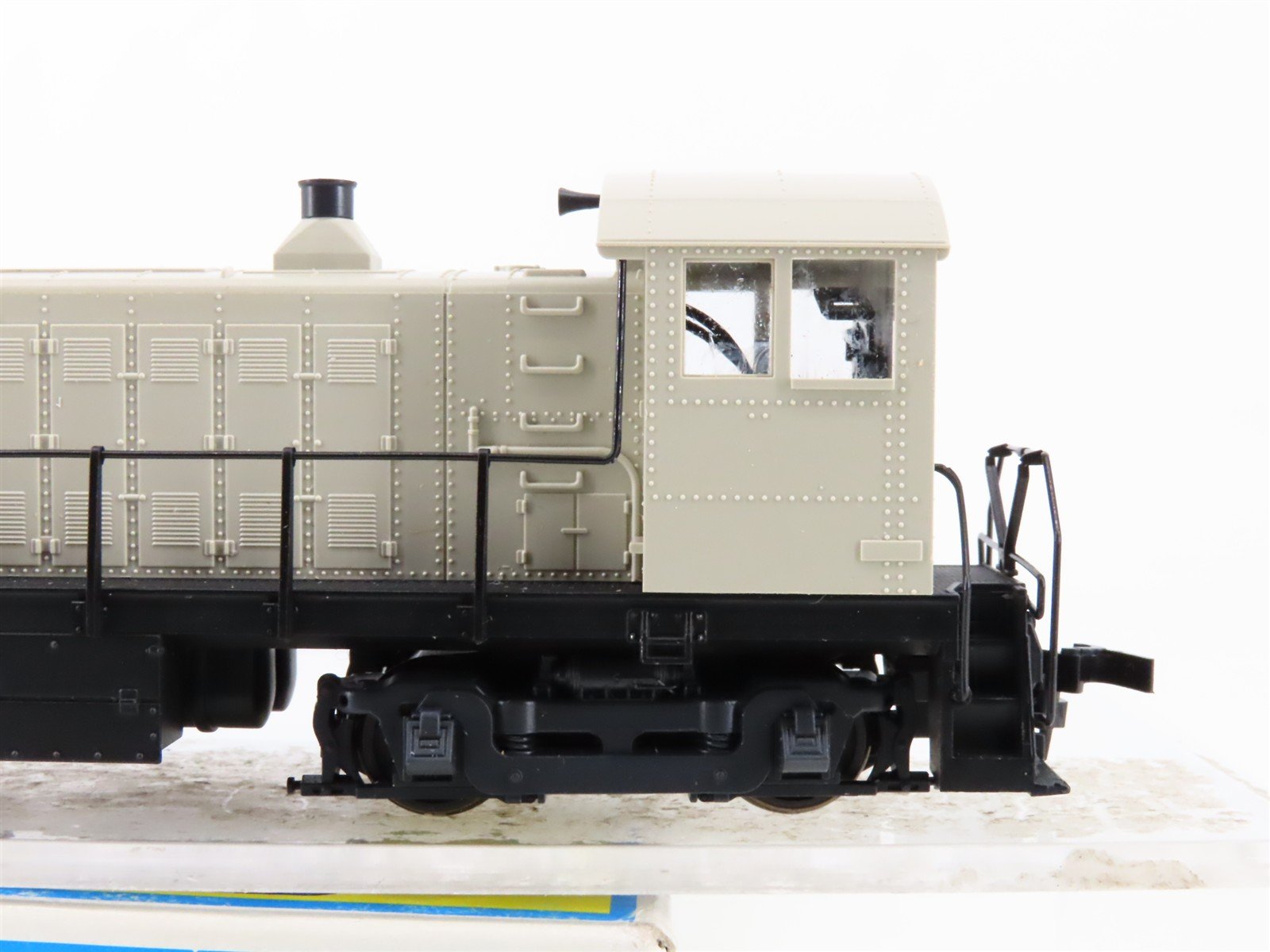 HO Scale Atlas 8270 Undecorated S4 Diesel Locomotive