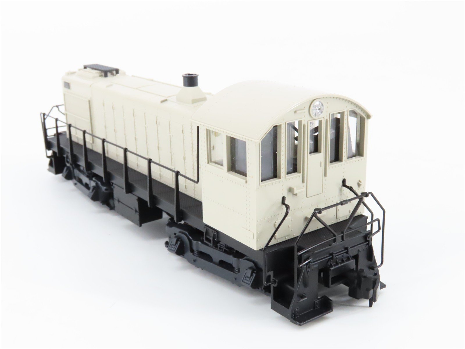 HO Scale Atlas 8270 Undecorated S4 Diesel Locomotive