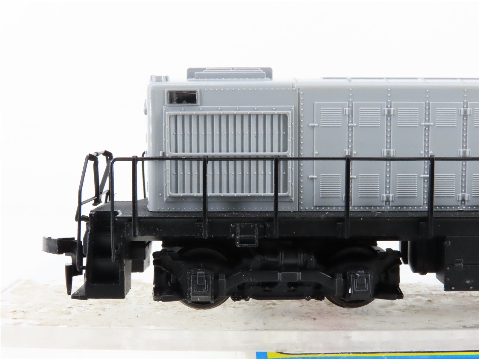HO Scale Atlas 8070 Undecorated S2 Diesel Locomotive