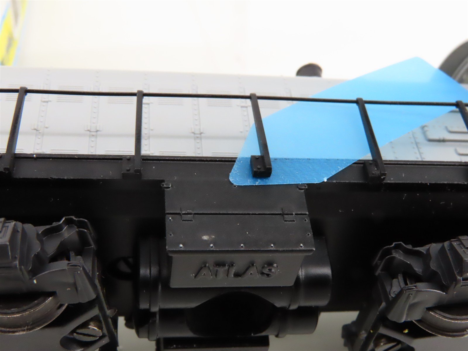HO Scale Atlas 8070 Undecorated S2 Diesel Locomotive