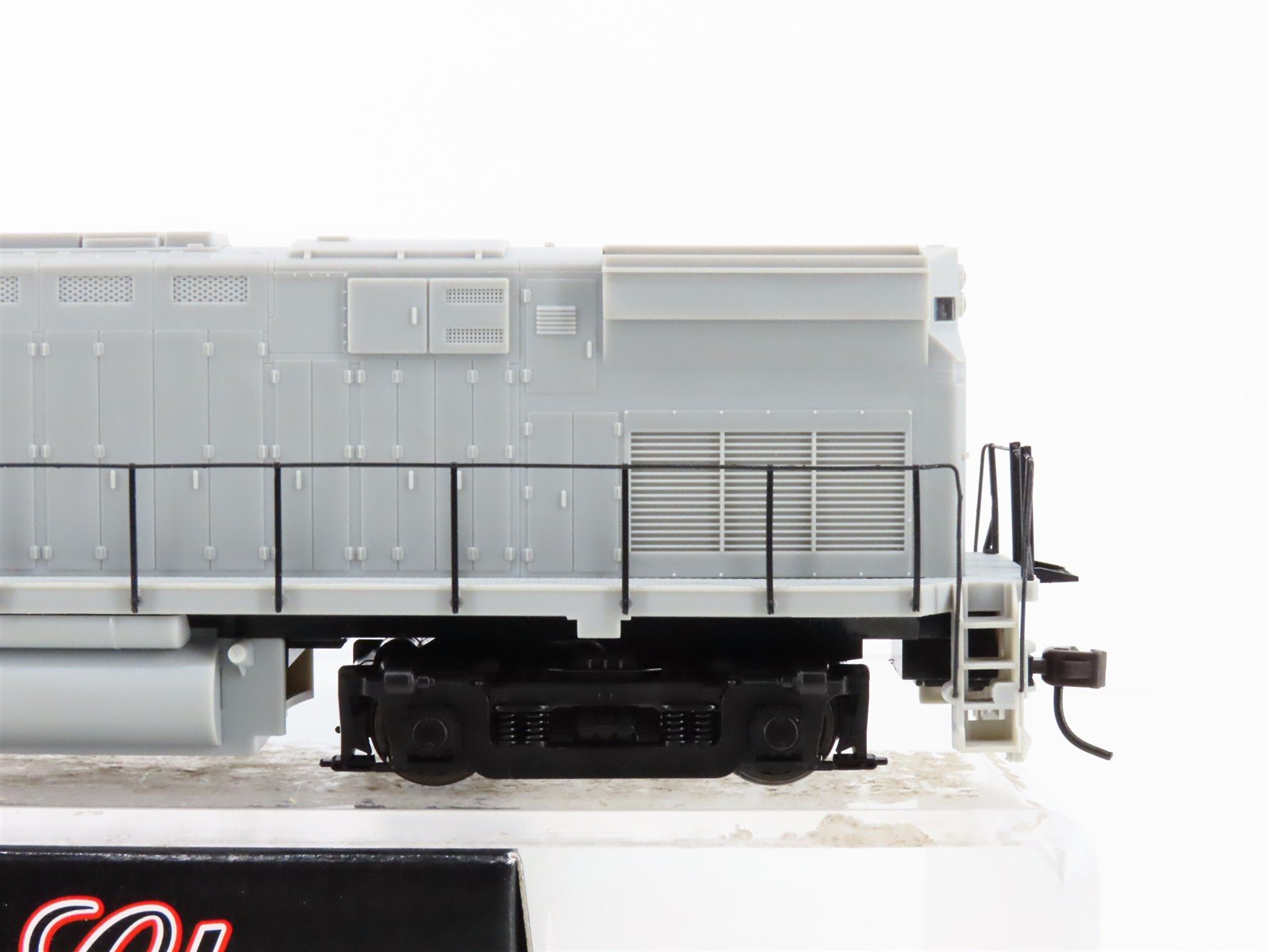 HO Scale Atlas Classic 9330 Undecorated C424 Phase II Diesel Locomotive