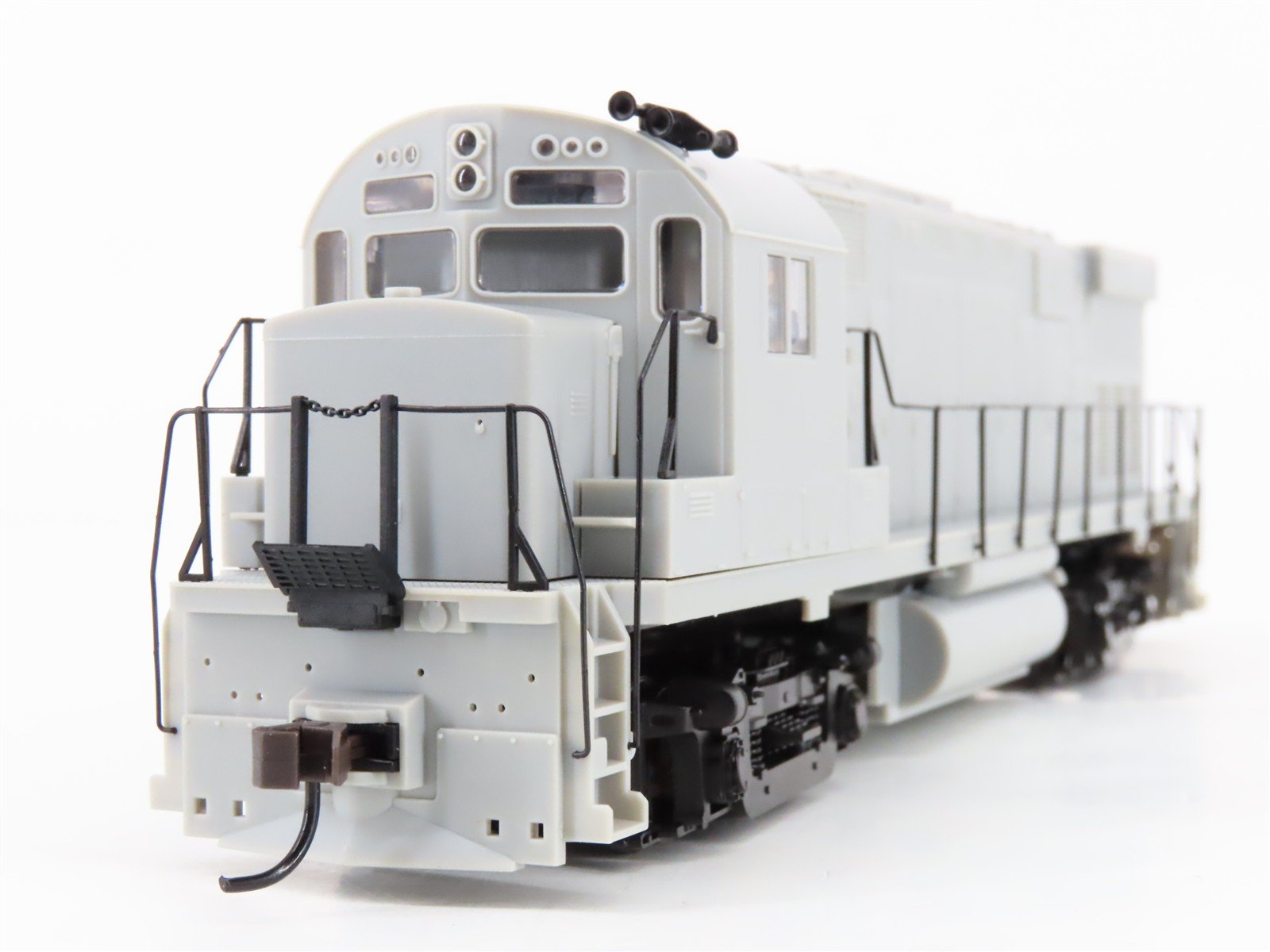 HO Scale Atlas Classic 9330 Undecorated C424 Phase II Diesel Locomotive