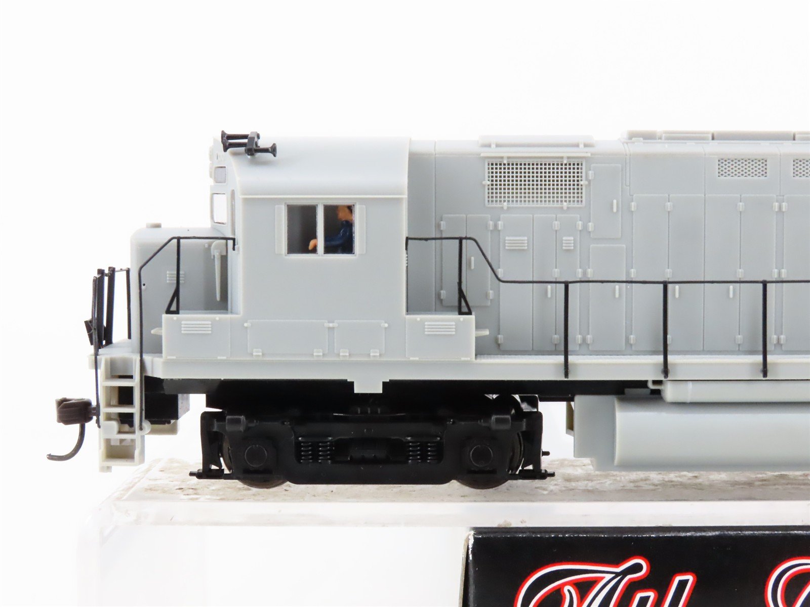 HO Scale Atlas Classic 9360 Undecorated C425 Diesel Locomotive